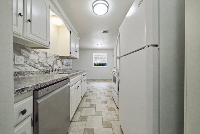 Property photo 2 of 5421 S Huddleston Dr