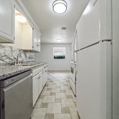 Property photo 2 of 5421 S Huddleston Dr