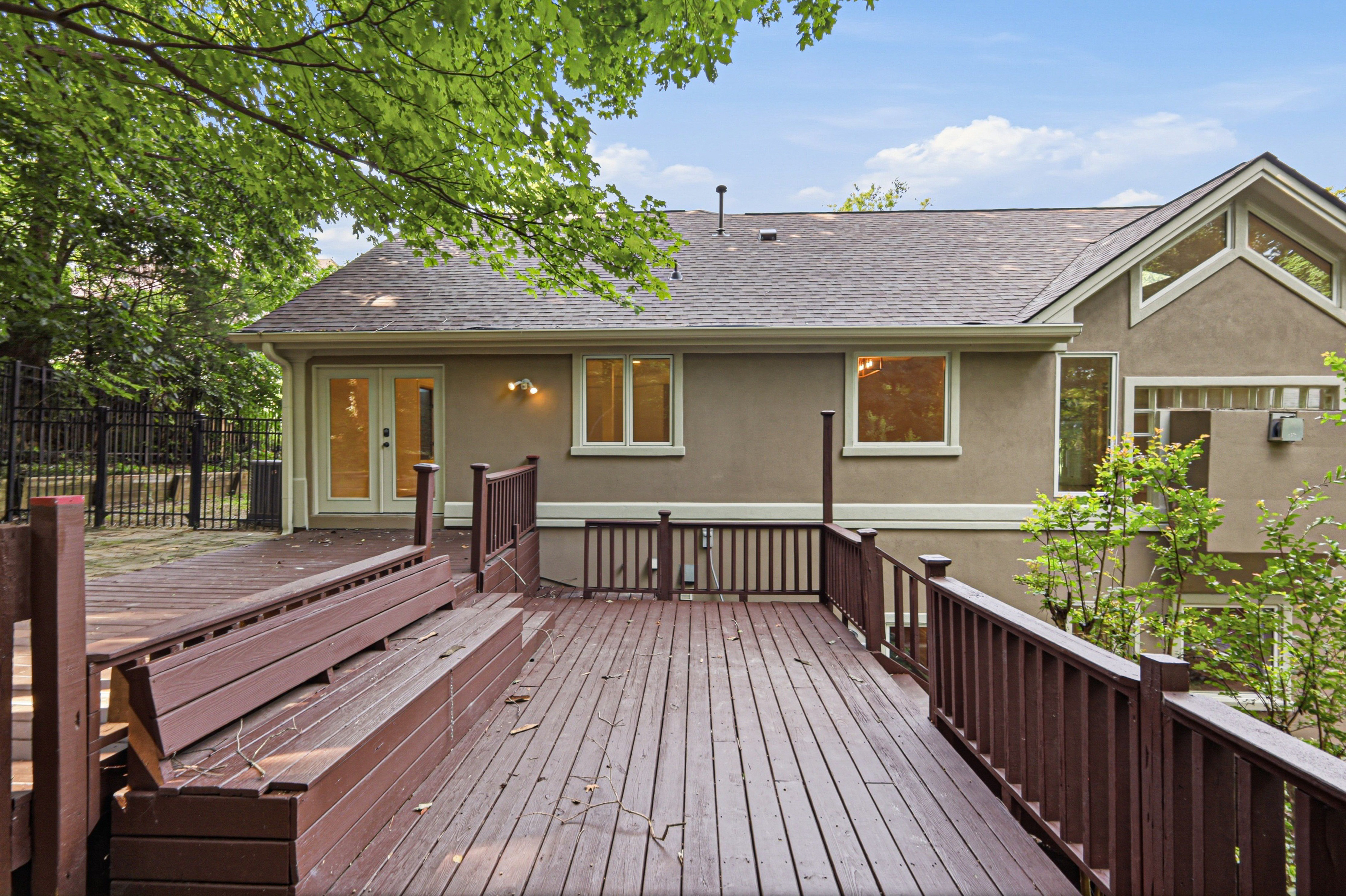 Photo 5 of 84 of 7030 Willowick Dr, Brentwood, TN