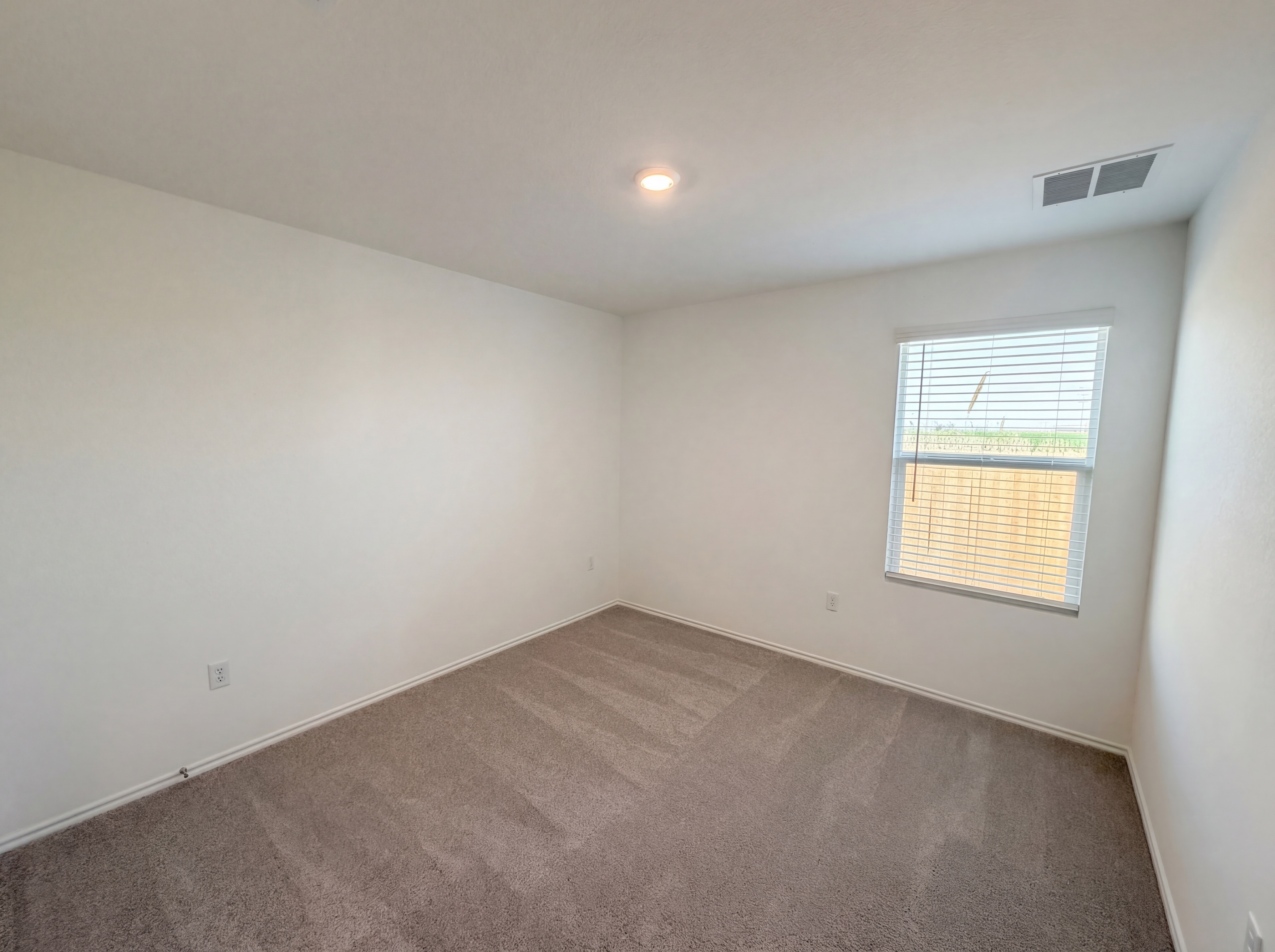 Photo 11 of 21 of 507 Vantage Dr, Hutto, TX
