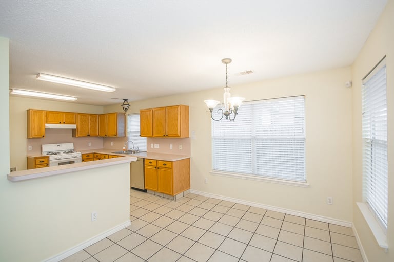 Photo 7 of 24 - 1012 Ridgecrest Dr, McKinney, TX 75069