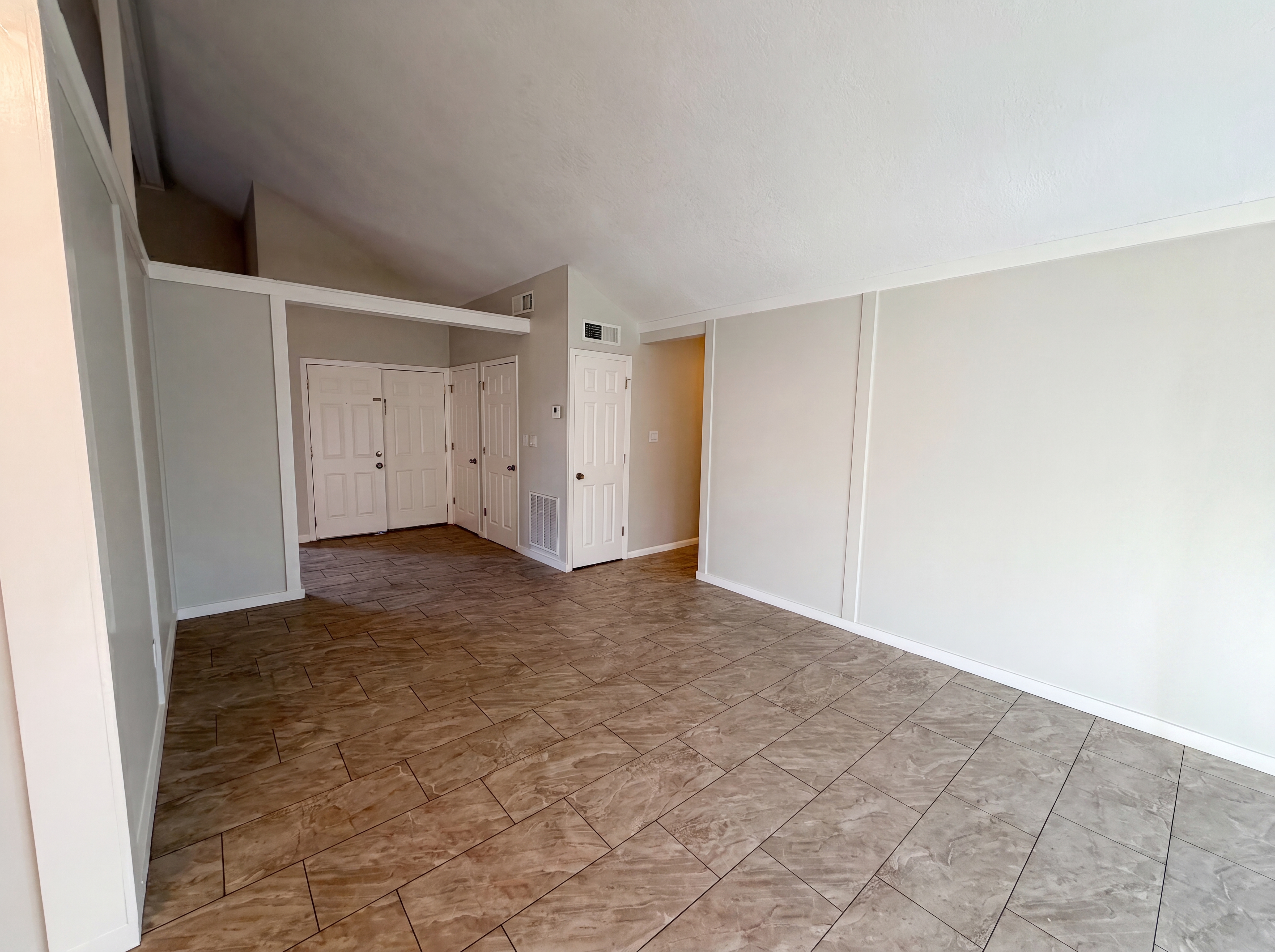 Photo 7 of 22 of 880 Fruitland Dr, Deltona, FL