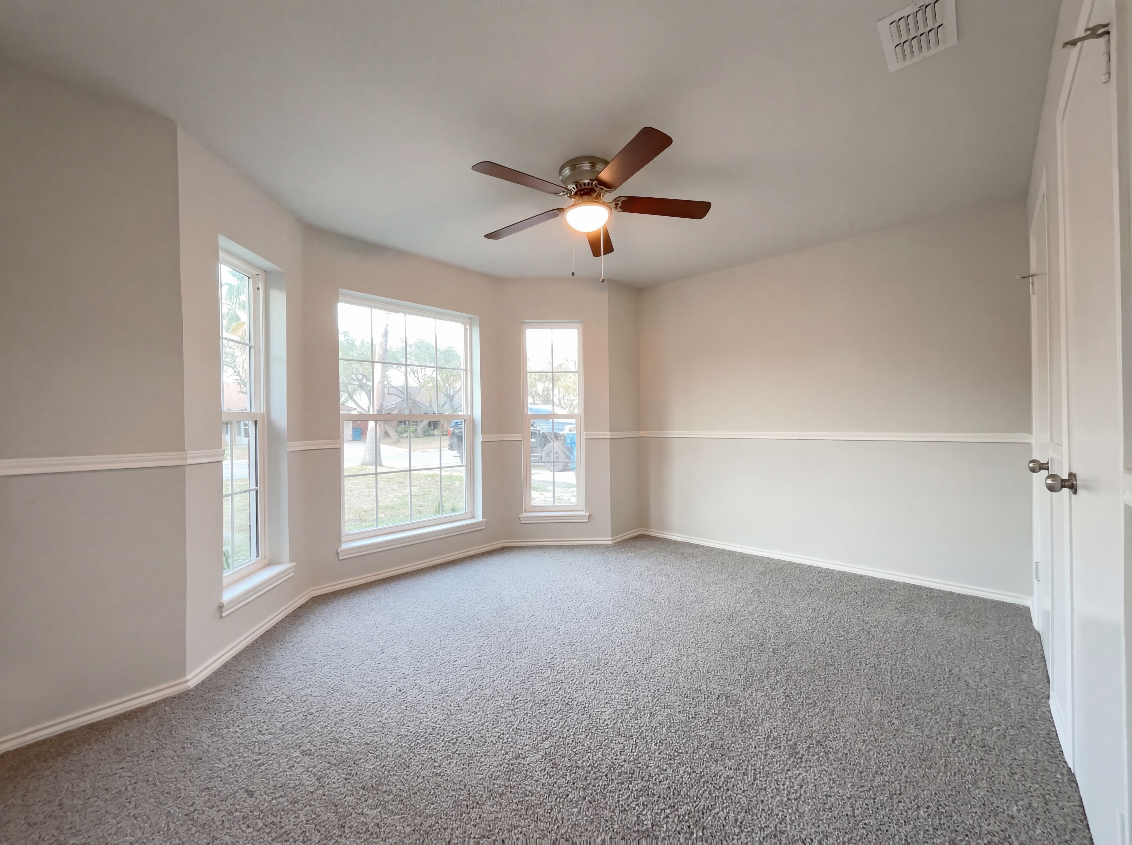 Photo 10 of 16 of 2175 Timberleaf Cir, Ingleside, TX