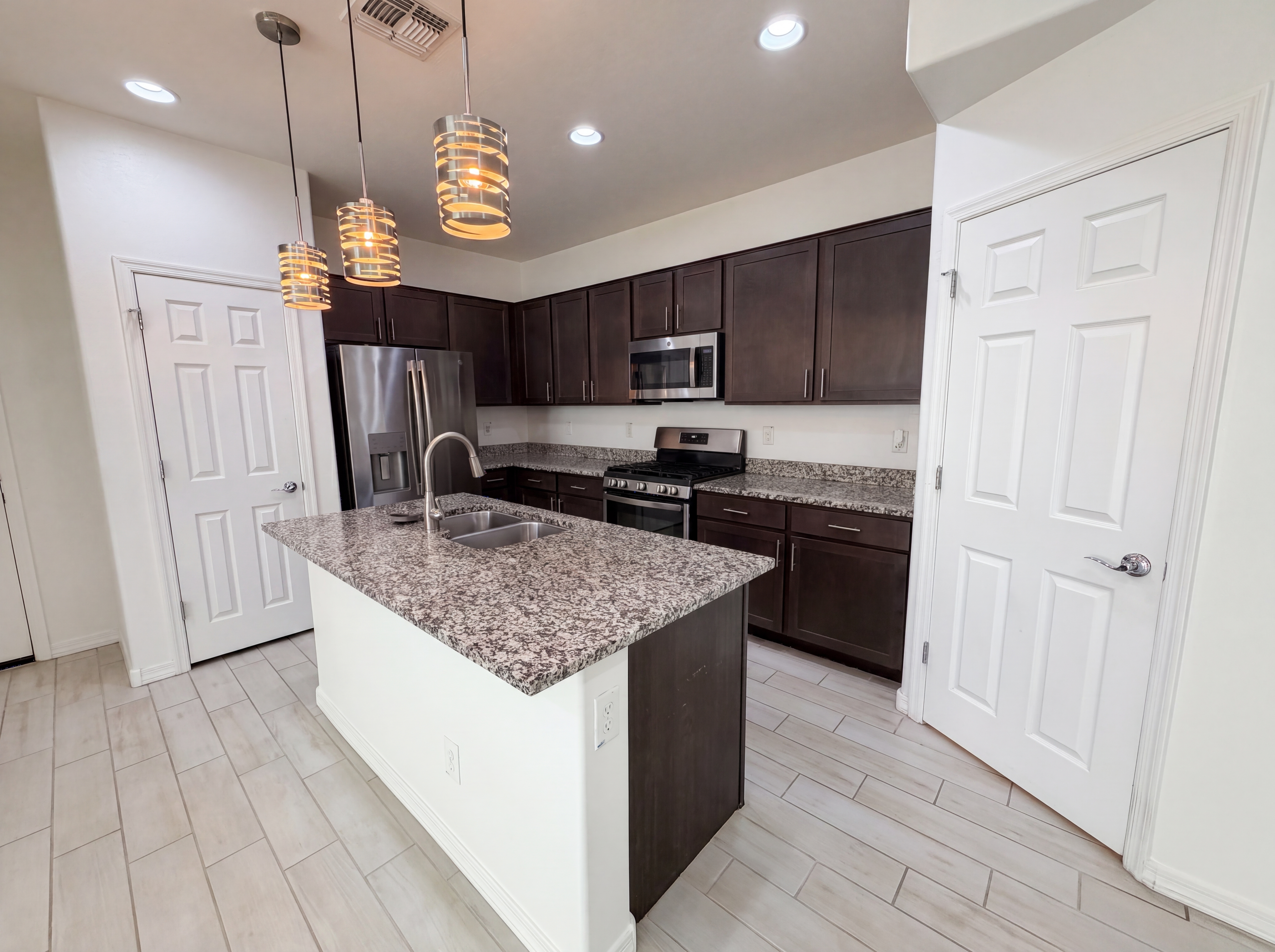 Photo 8 of 26 of 5728 W Raymond St, Phoenix, AZ