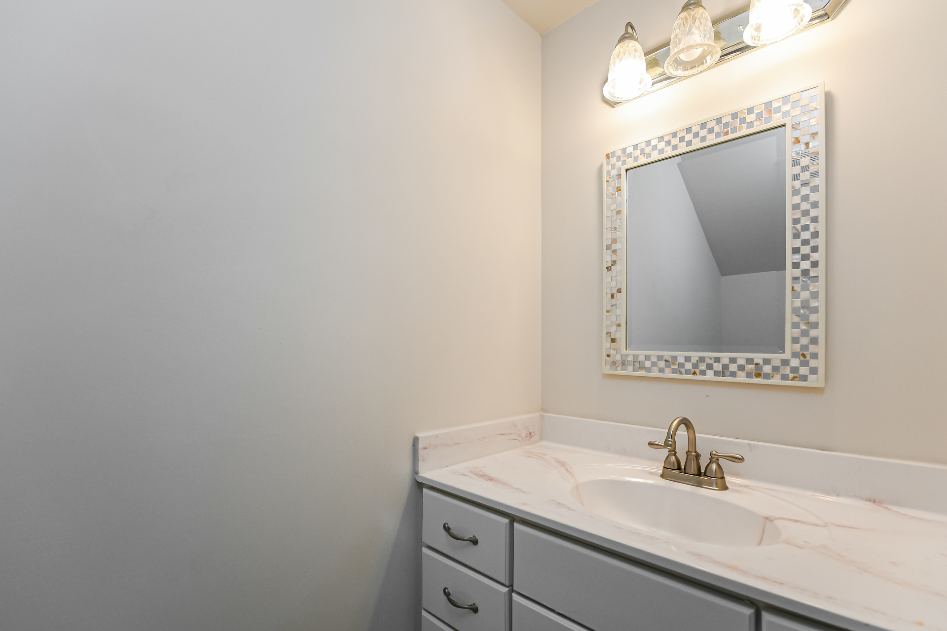 Photo 15 of 22 of 321 Eastover Cir, Summerville, SC