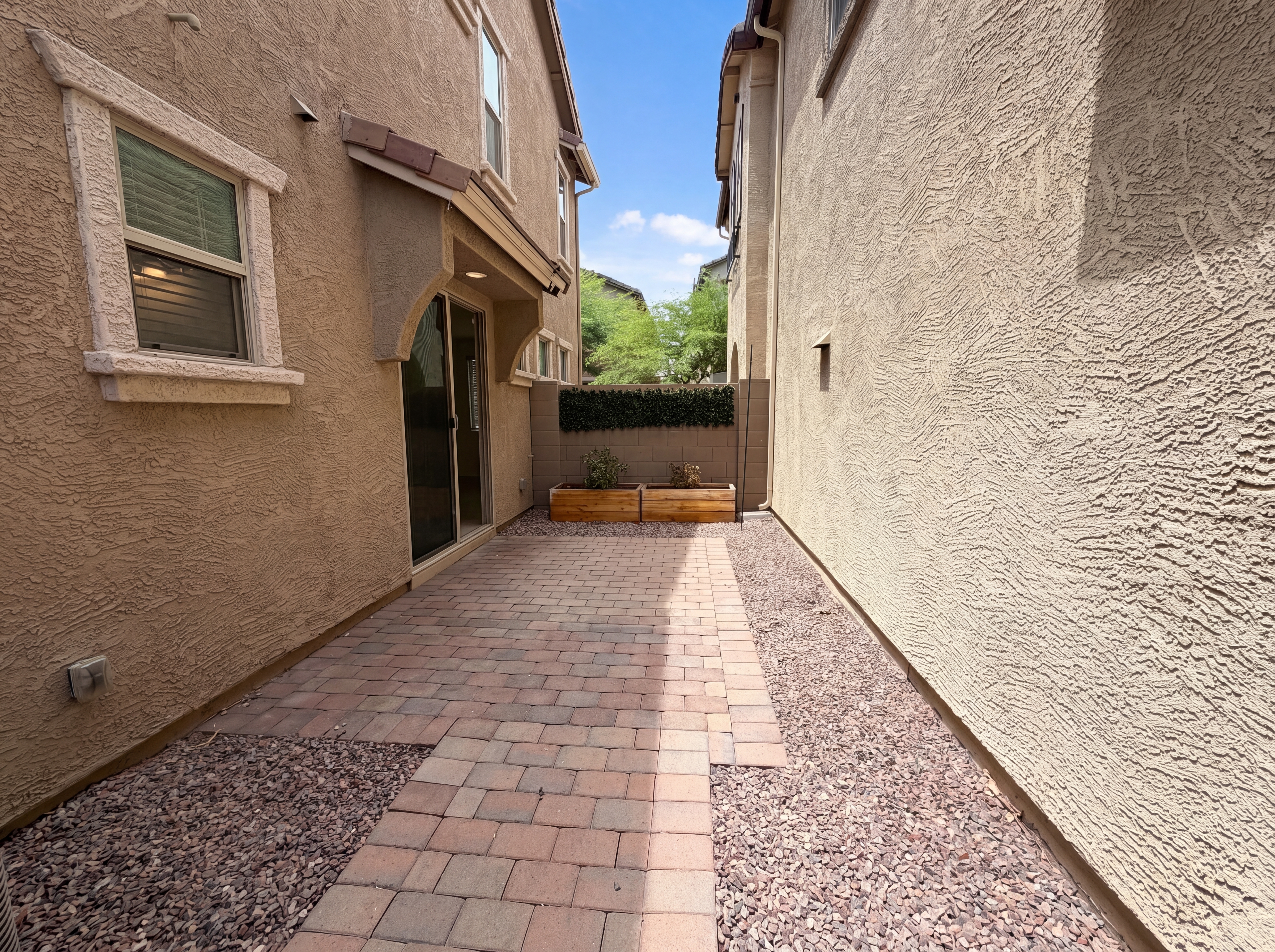 Photo 5 of 26 of 5728 W Raymond St, Phoenix, AZ