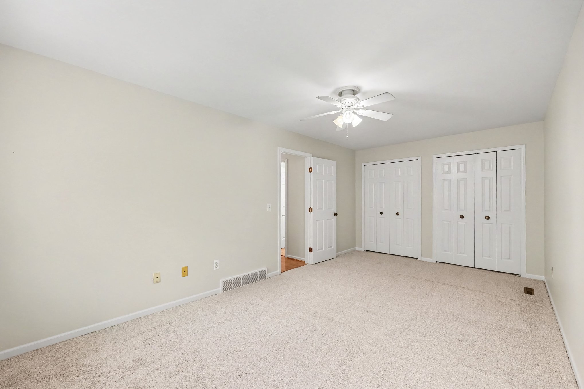 Photo 4 of 25 of 3727 Ramblewood Dr, Port Huron, MI
