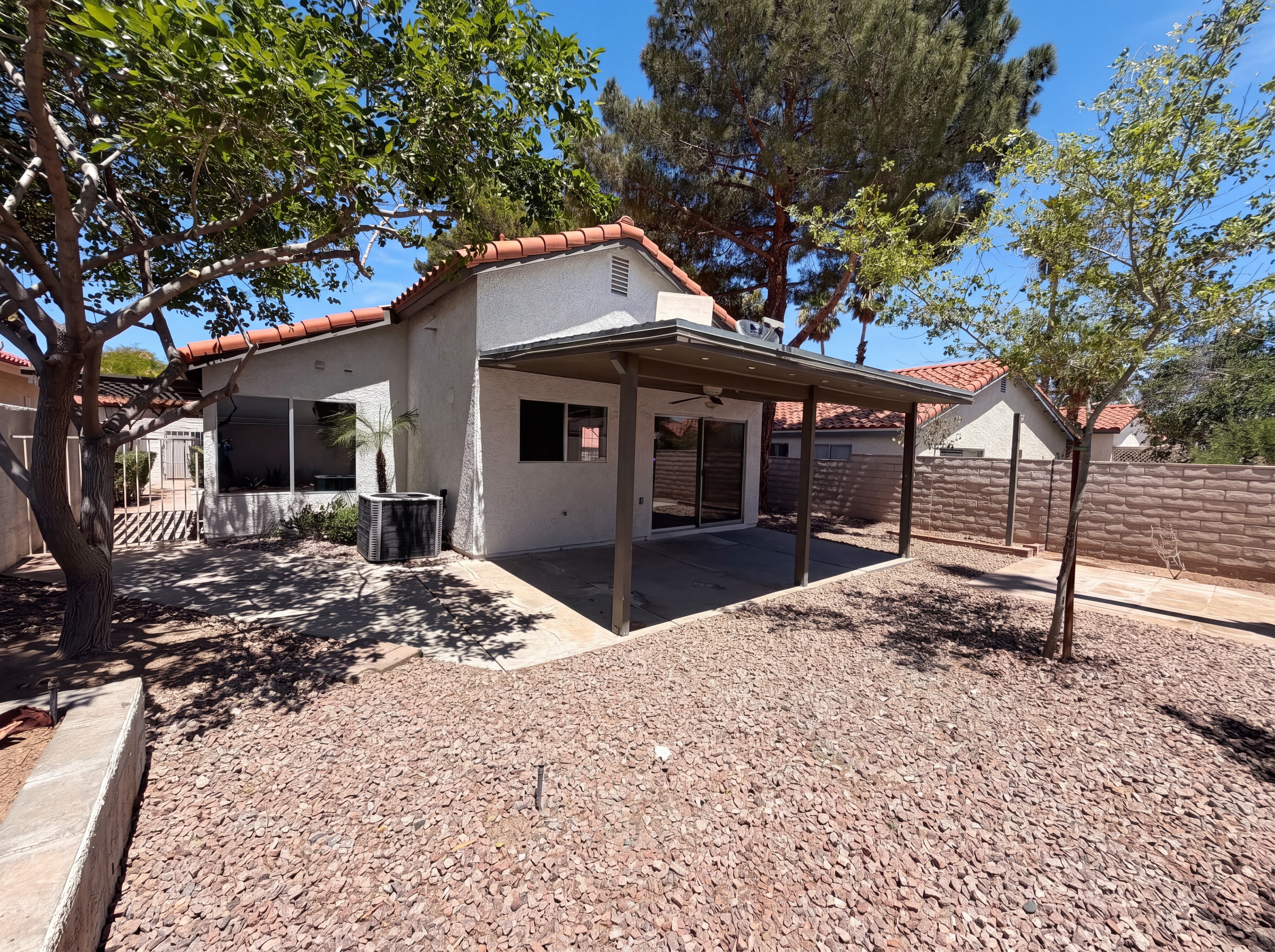 Photo 5 of 21 of 699 Thousand Oaks Dr, Las Vegas, NV