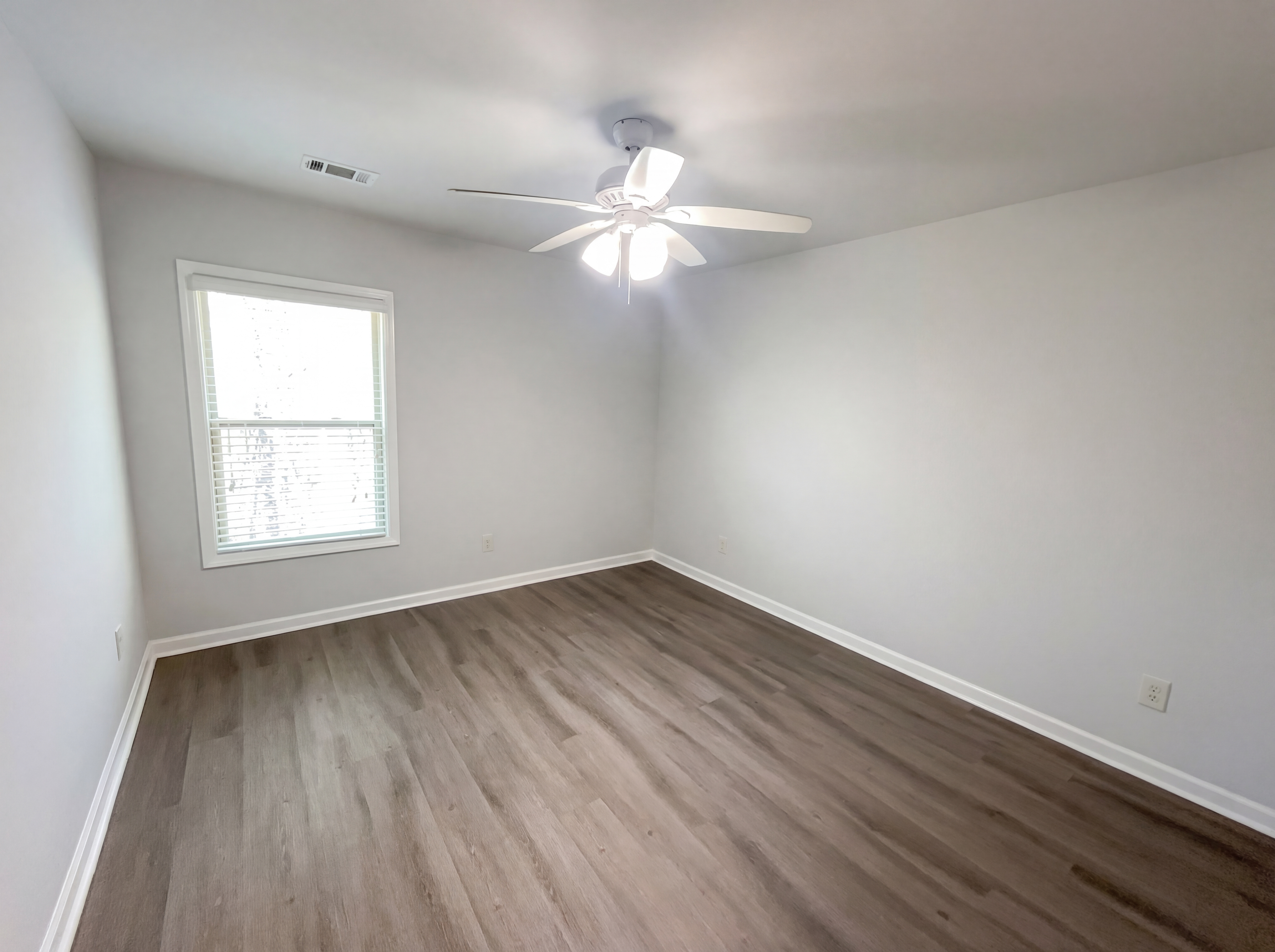 Photo 12 of 19 of 220 Madison Ave, Acworth, GA