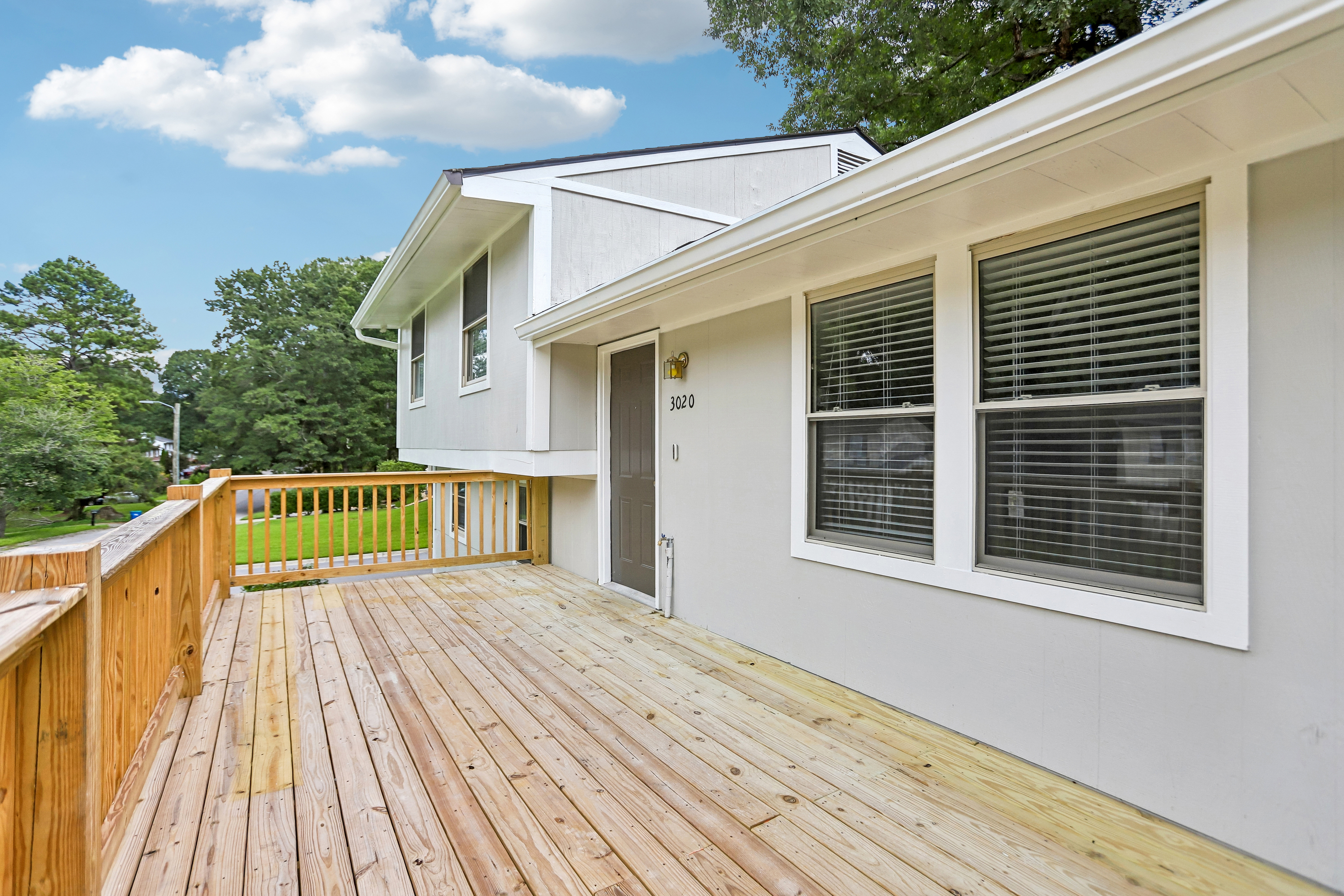 Photo 9 of 34 of 3020 Forestside Ln, Atlanta, GA