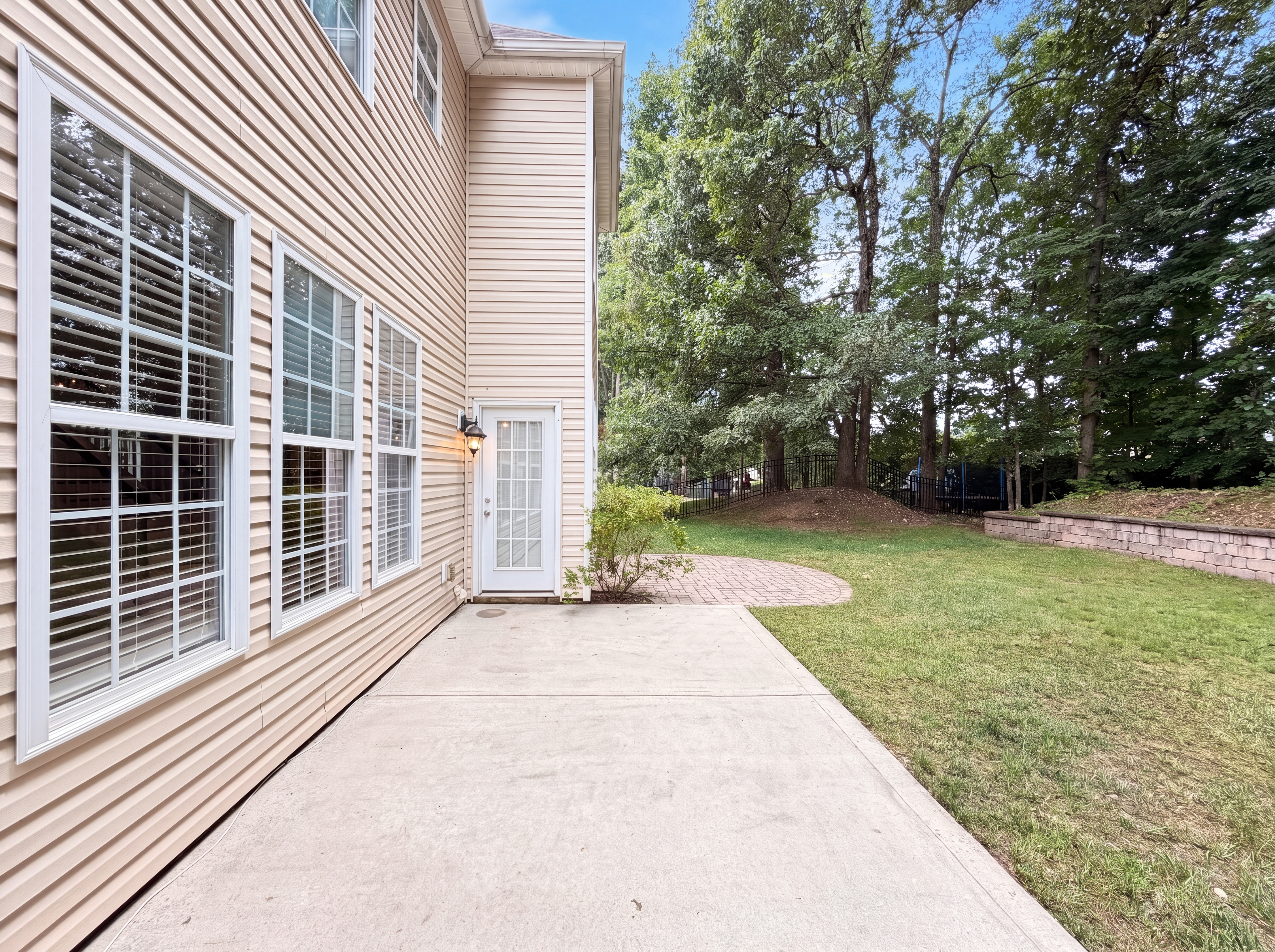 Photo 18 of 22 of 12312 Chesley Dr, Charlotte, NC