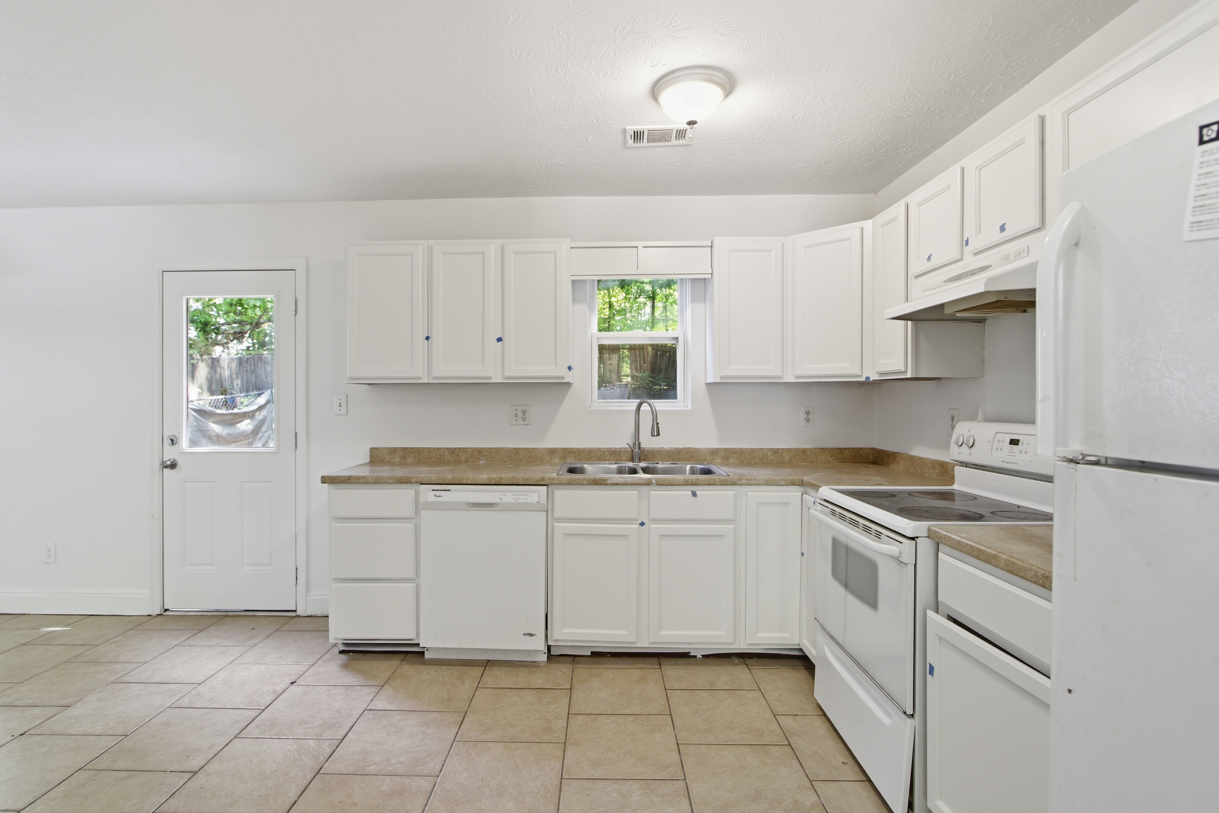Photo 11 of 24 of 8544 Westchester Dr, Douglasville, GA