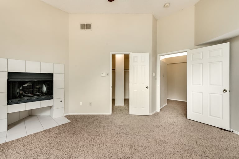 Photo 13 of 27 - 701 Long Hill Ct, McKinney, TX 75071
