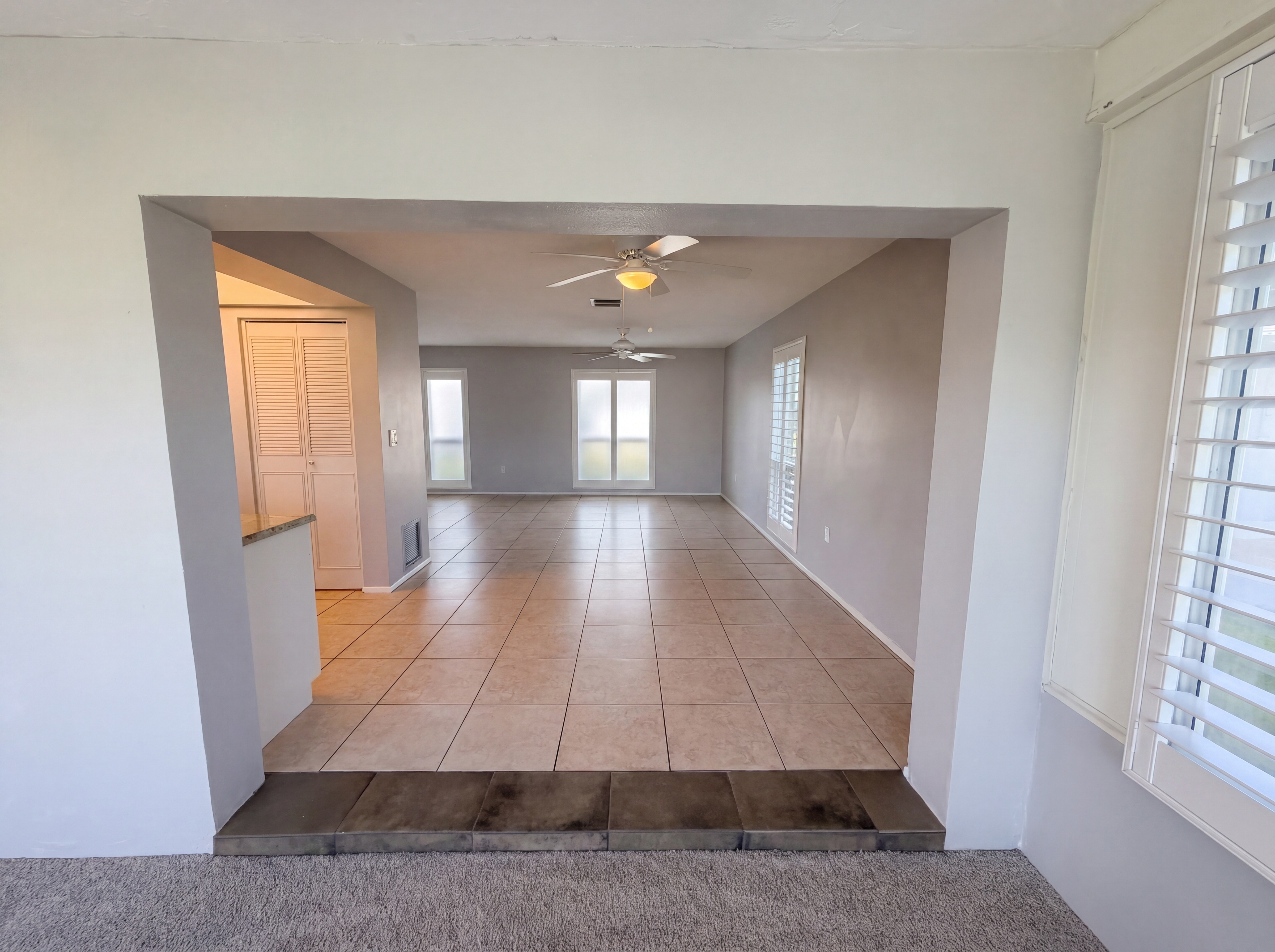 Photo 10 of 29 of 4561 Great Lakes Dr S, Clearwater, FL