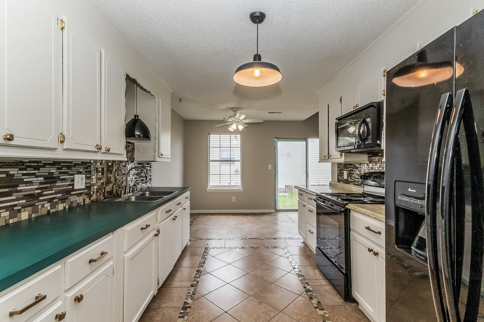 Photo 7 of 21 of 1305 Aubry Dr, Moncks Corner, SC