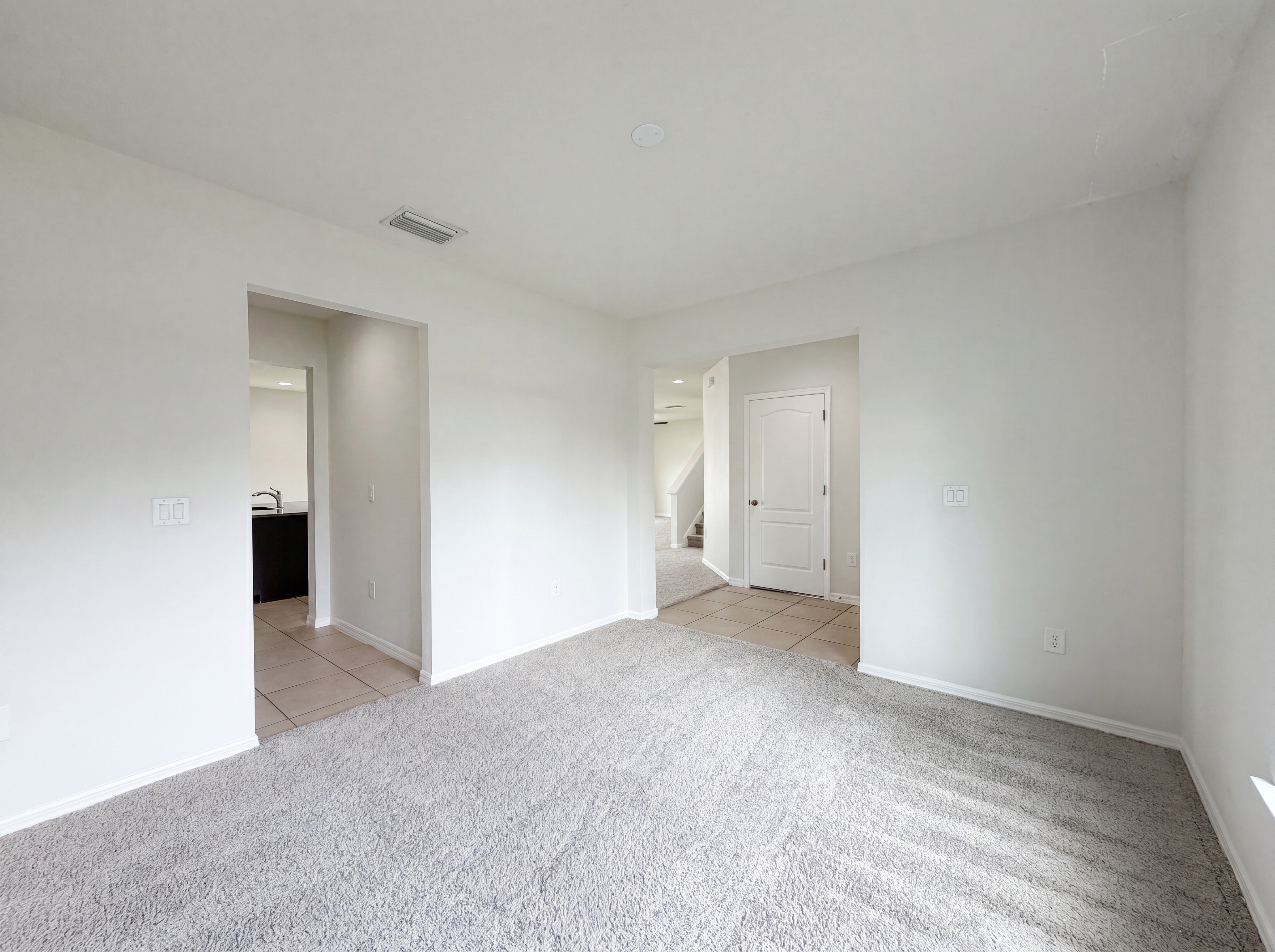 Photo 9 of 29 of 14207 Alistar Manor Dr, Wimauma, FL