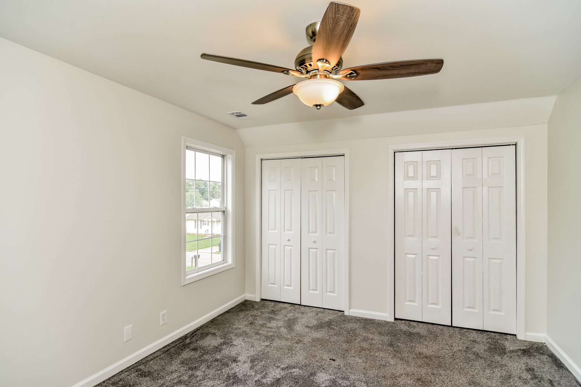 Photo 13 of 21 of 224 Pappy Dr, Oak Grove, KY