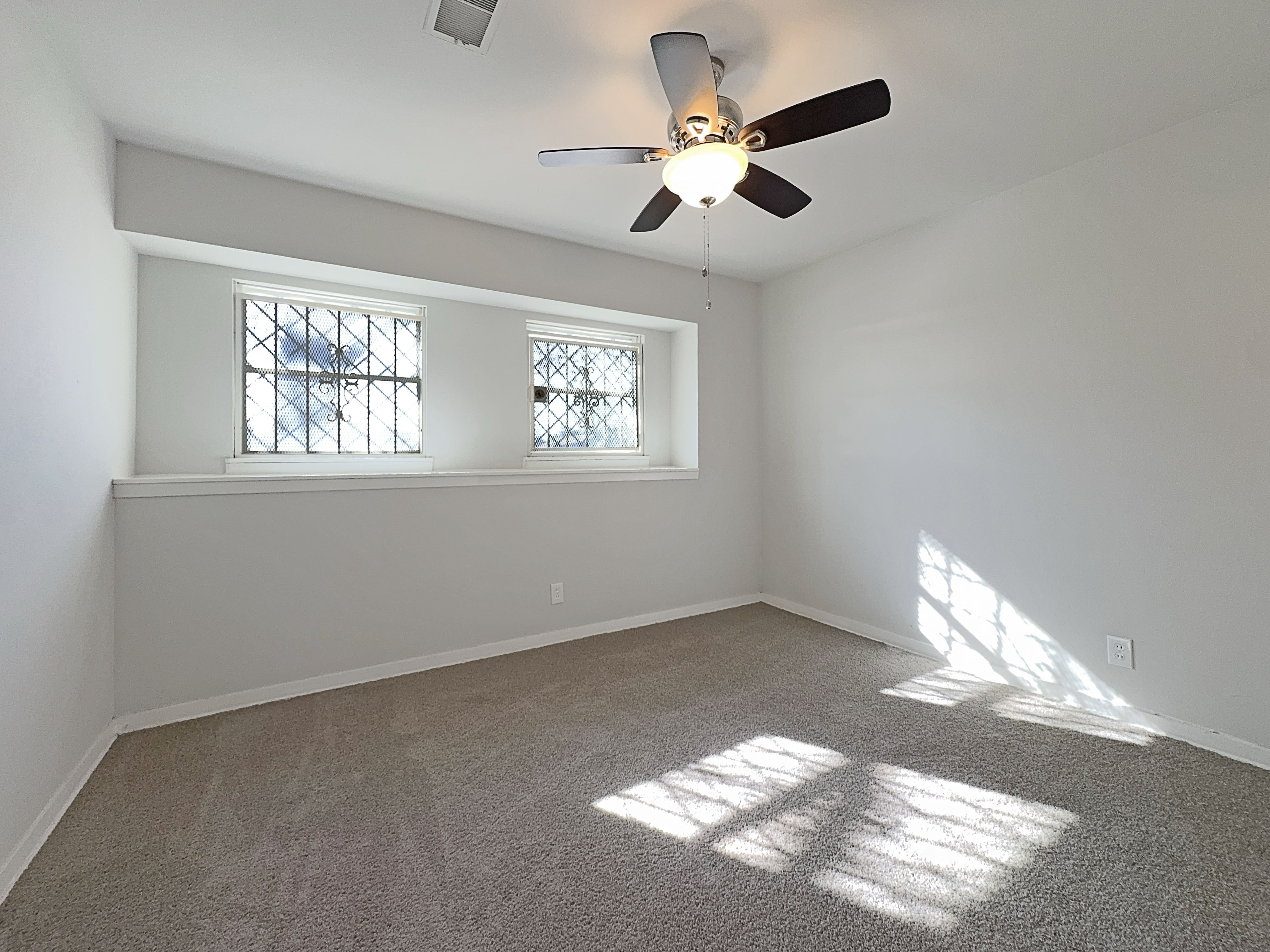Photo 15 of 18 of 15311 Woodforest Blvd, Channelview, TX