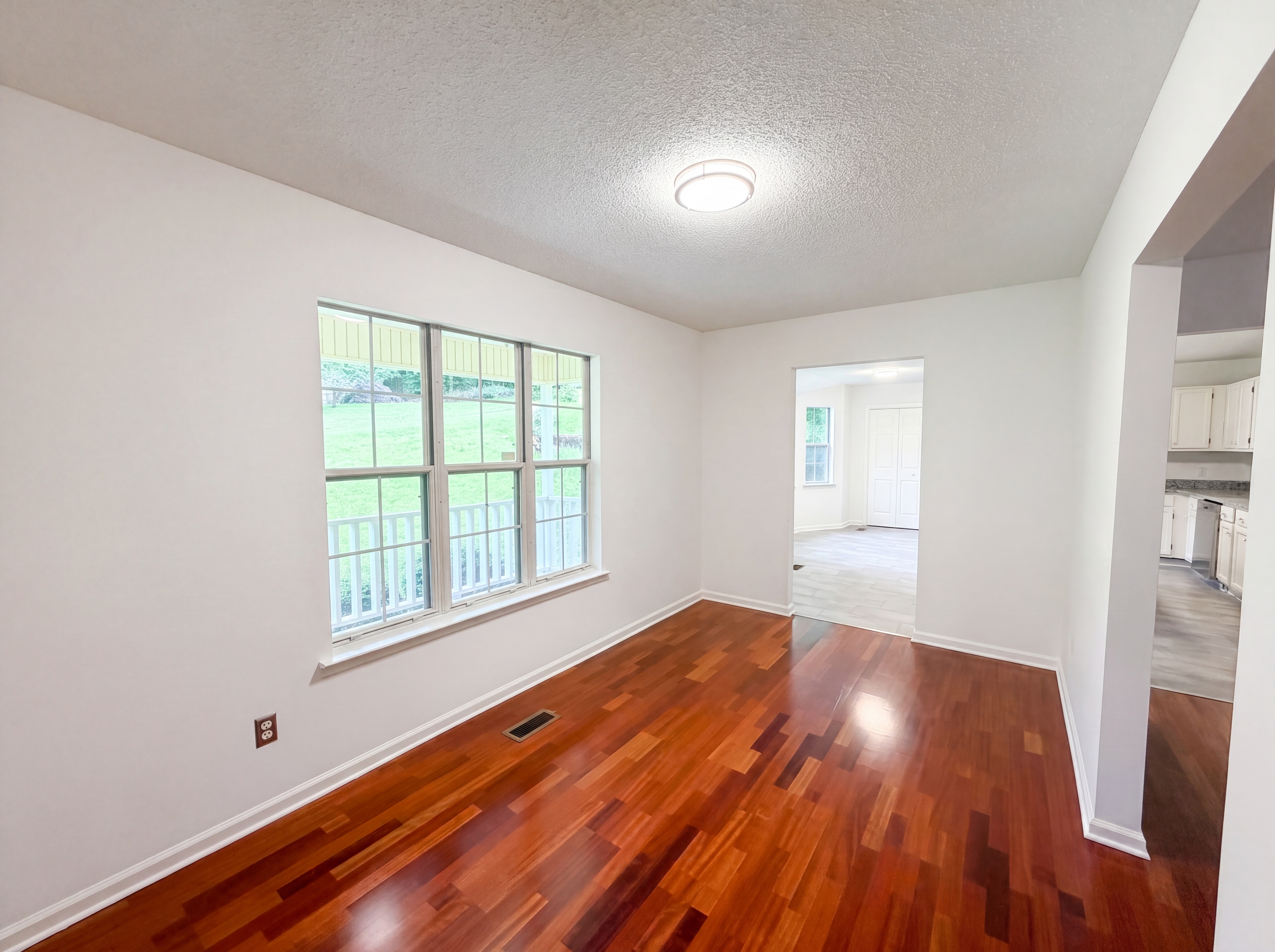 Photo 6 of 32 of 2307 Quail Nest Cir, Chattanooga, TN