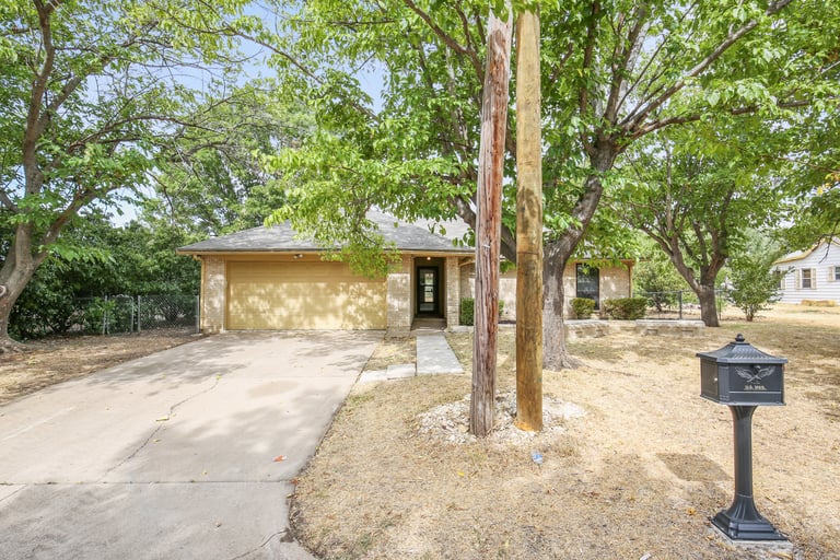 Photo 22 of 25 - 519 Easley St, Fort Worth, TX 76108