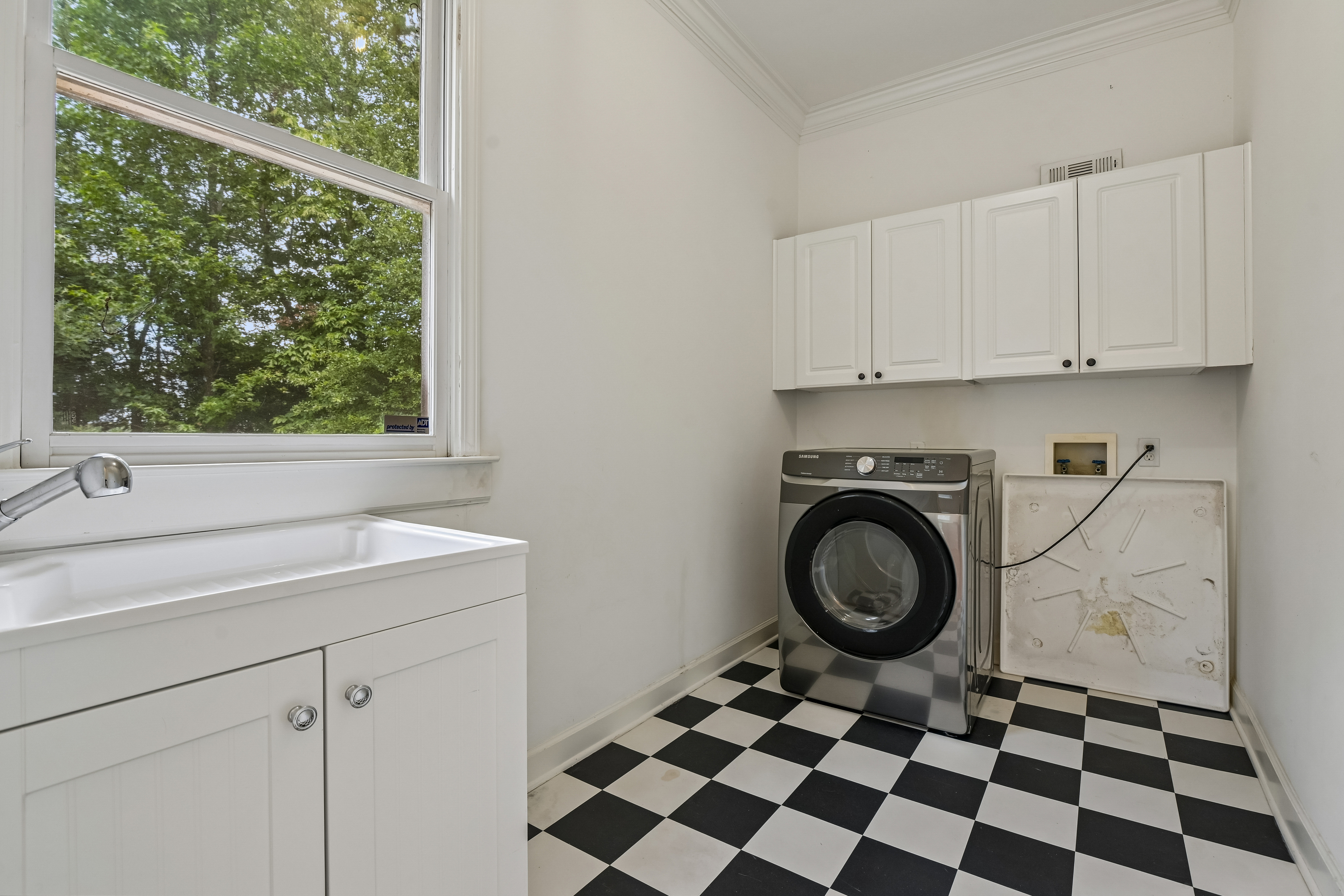 Photo 40 of 63 of 905 Yosemite Dr, Suwanee, GA