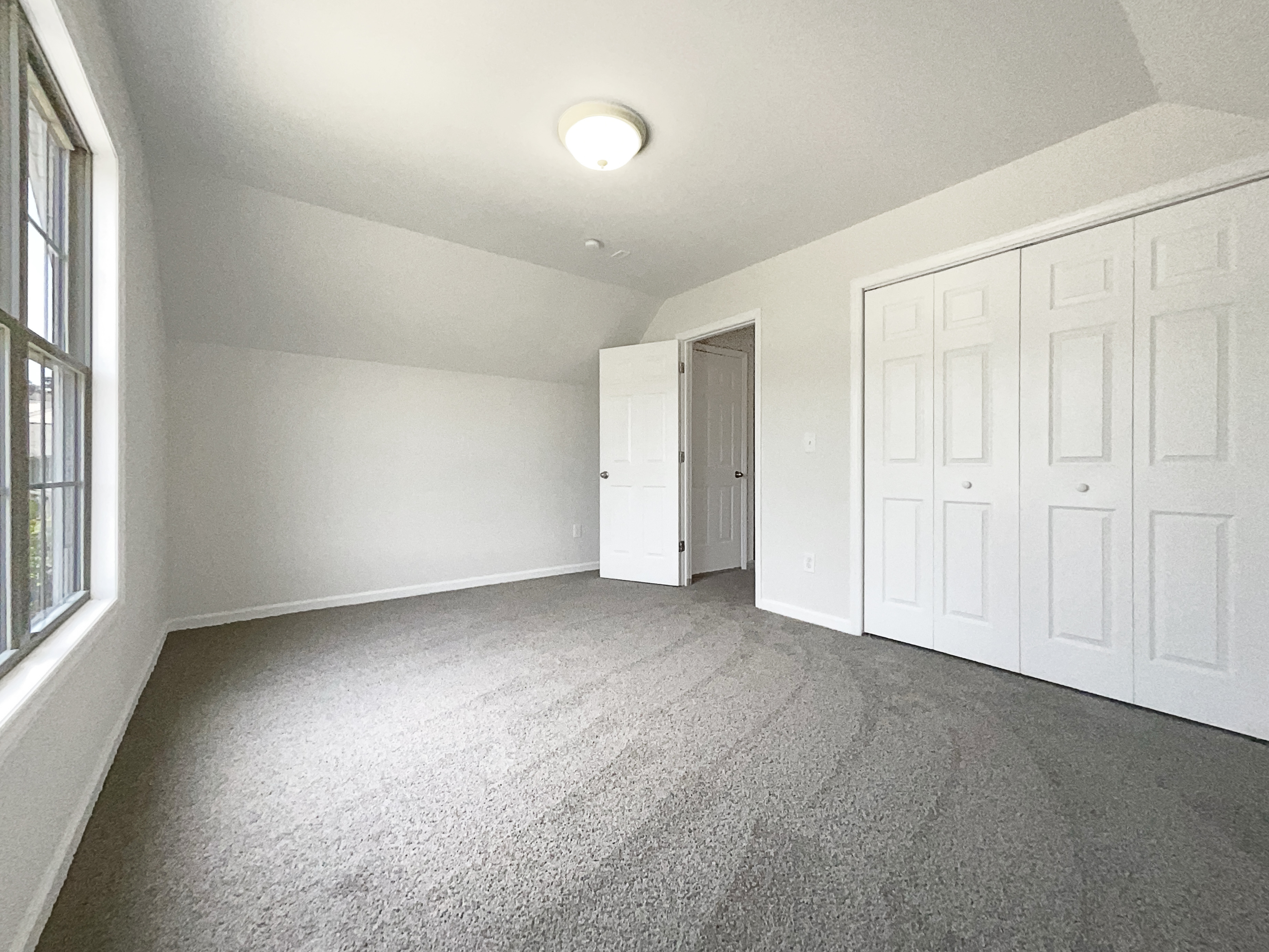 Photo 5 of 19 of 4025 Scofield Dr, Raleigh, NC