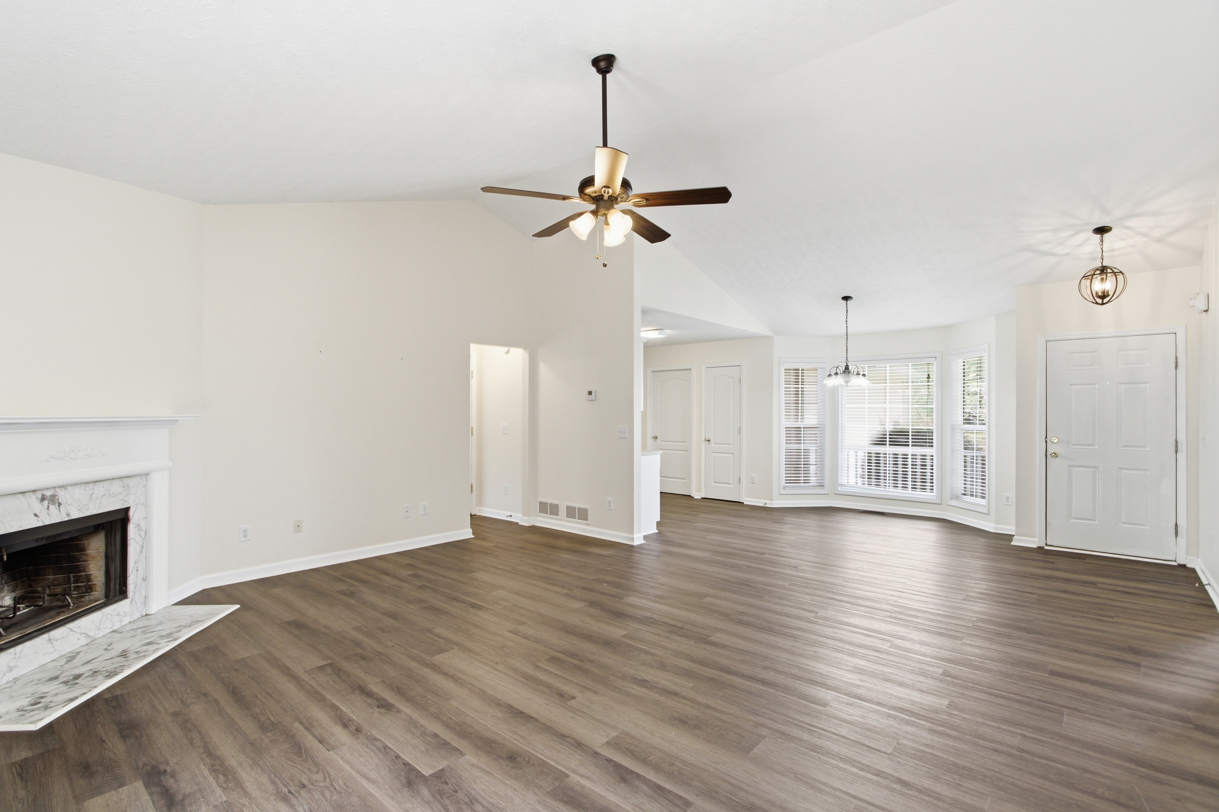 Photo 3 of 28 of 9458 Creekstone Ct, Villa Rica, GA