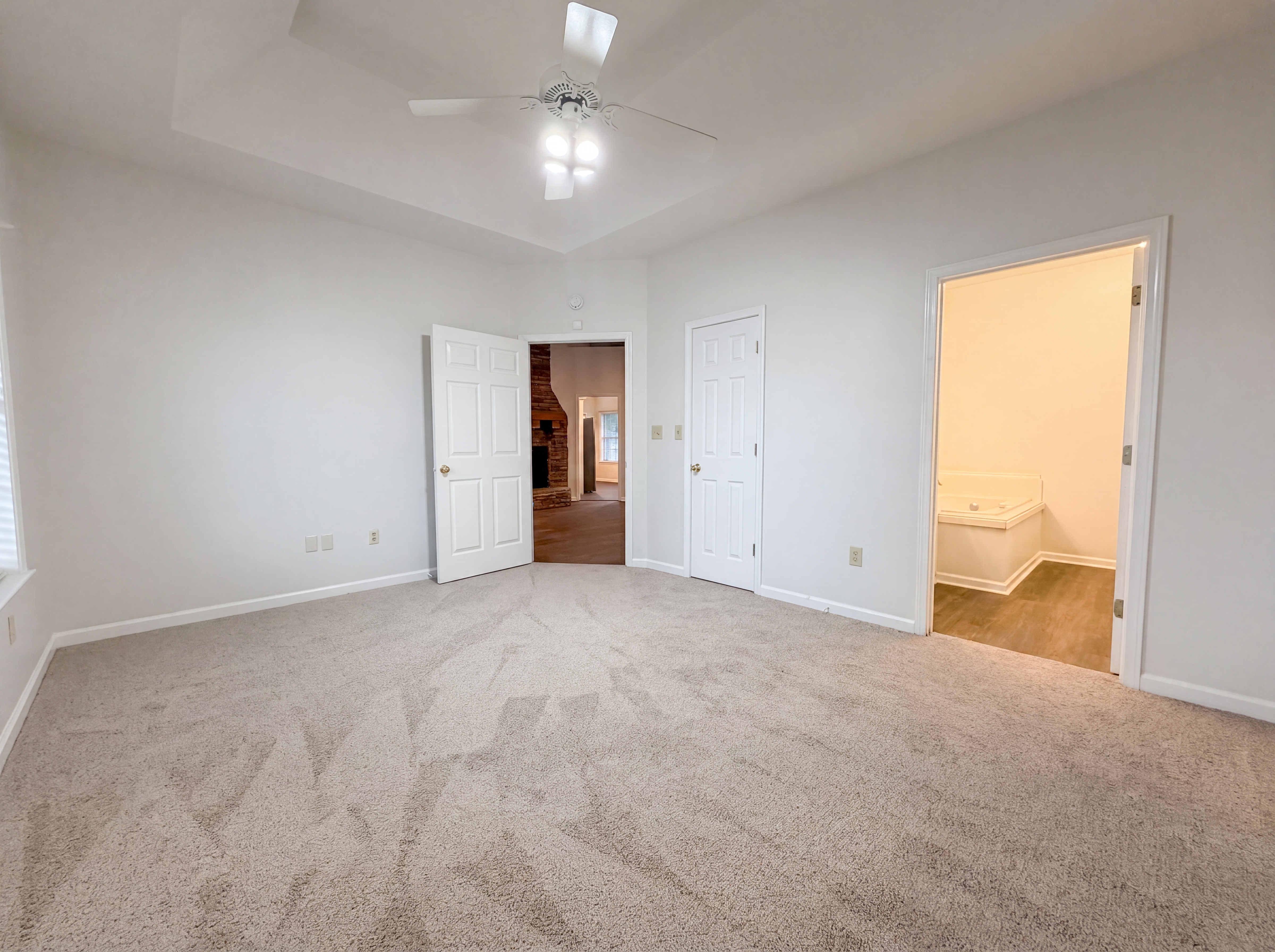 Photo 4 of 20 of 101 Cambridge Pointe Dr, Alabaster, AL