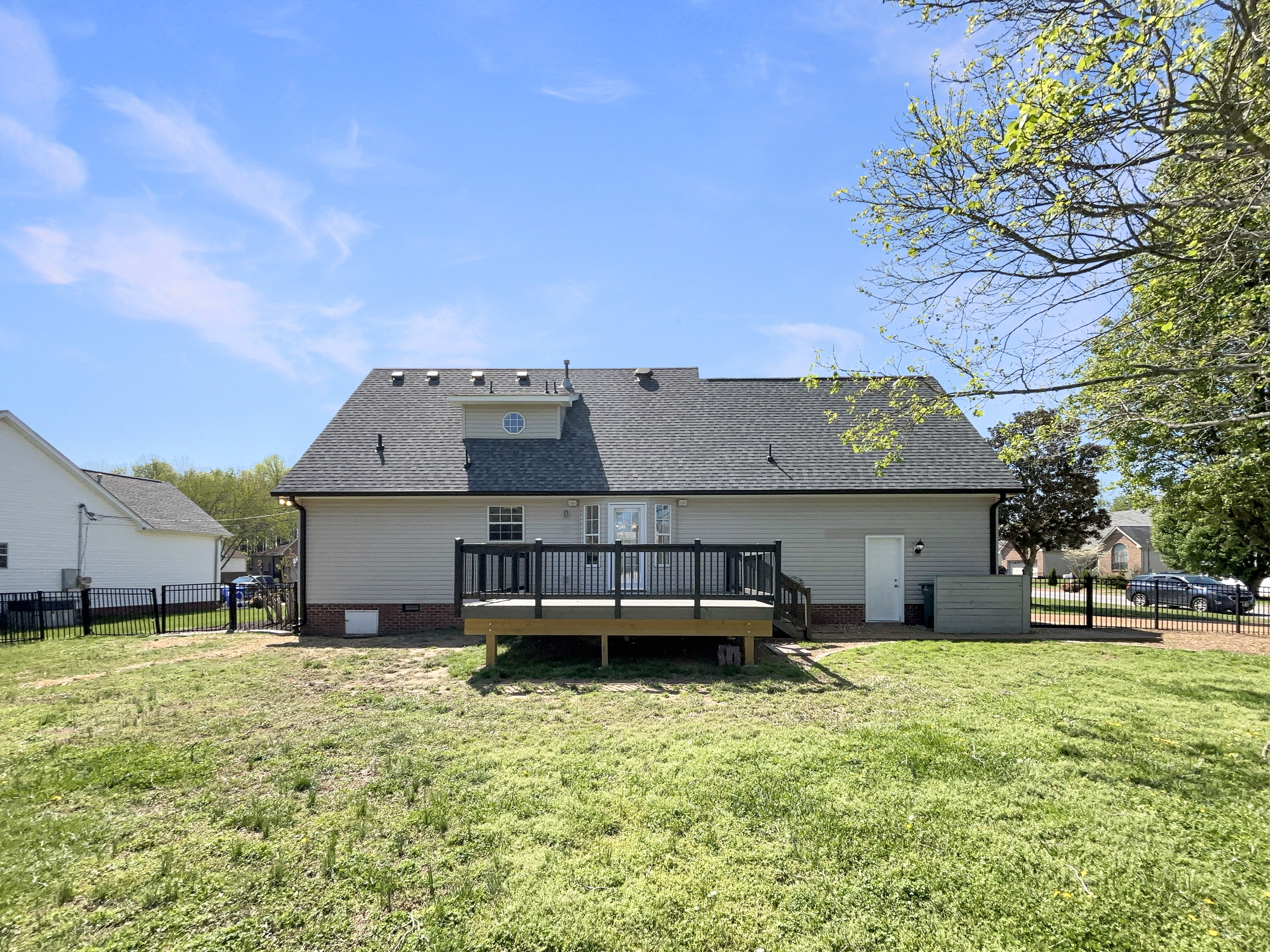 Photo 8 of 21 of 104 Hunterwood Dr, White House, TN