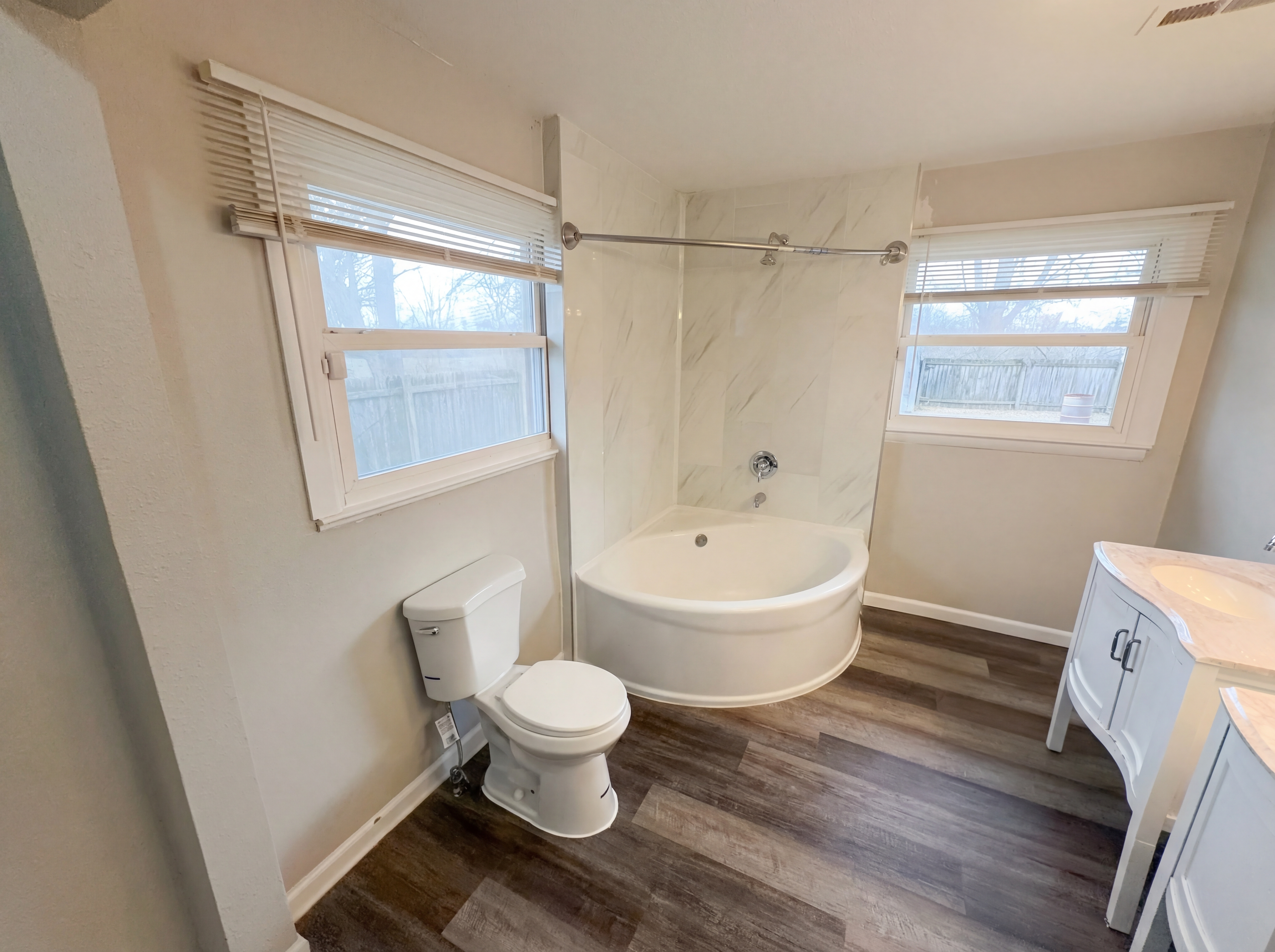 Photo 10 of 21 of 2122 Danbury Dr, Indianapolis, IN