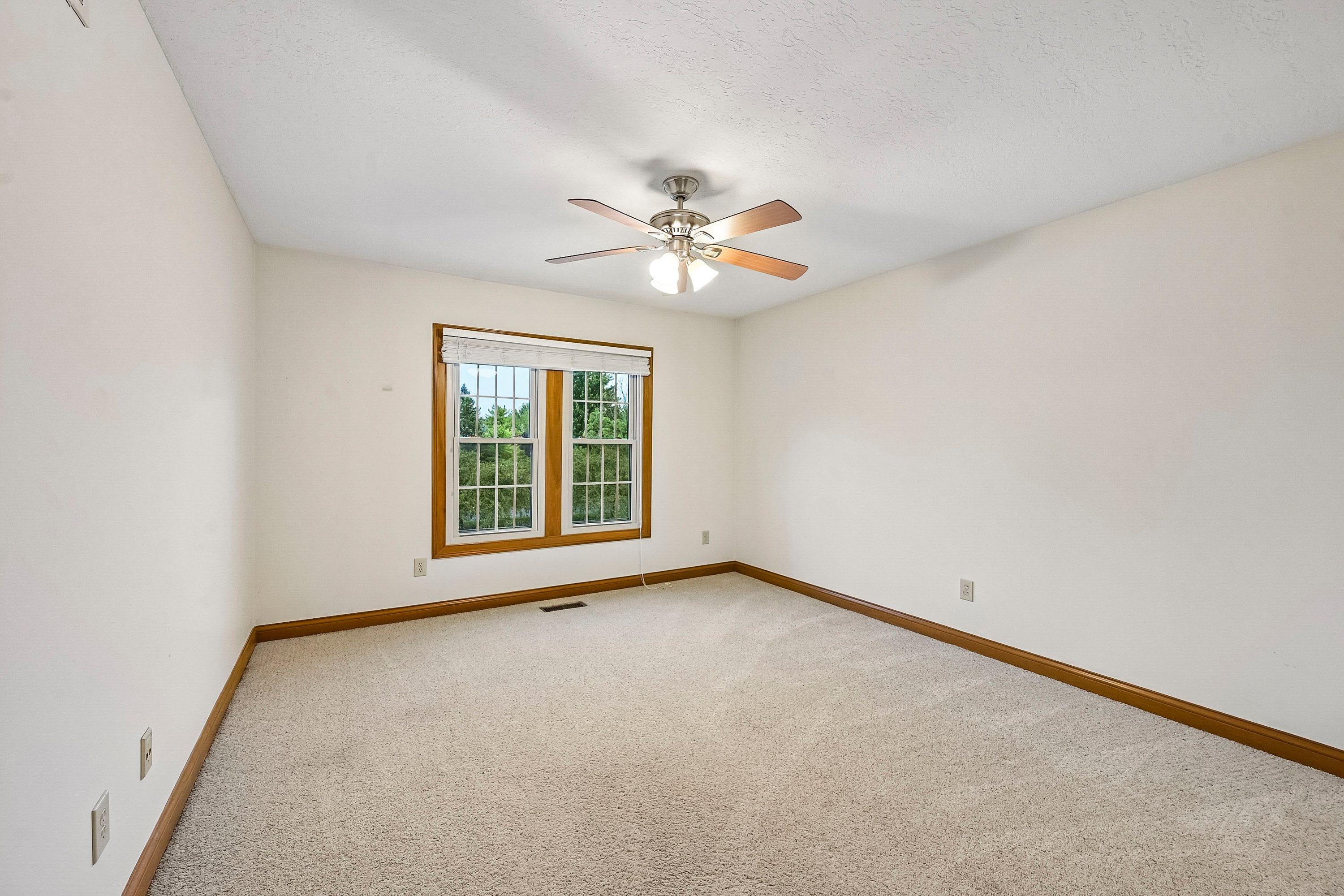 Photo 16 of 39 of 4542 Carrington Way, Hilliard, OH