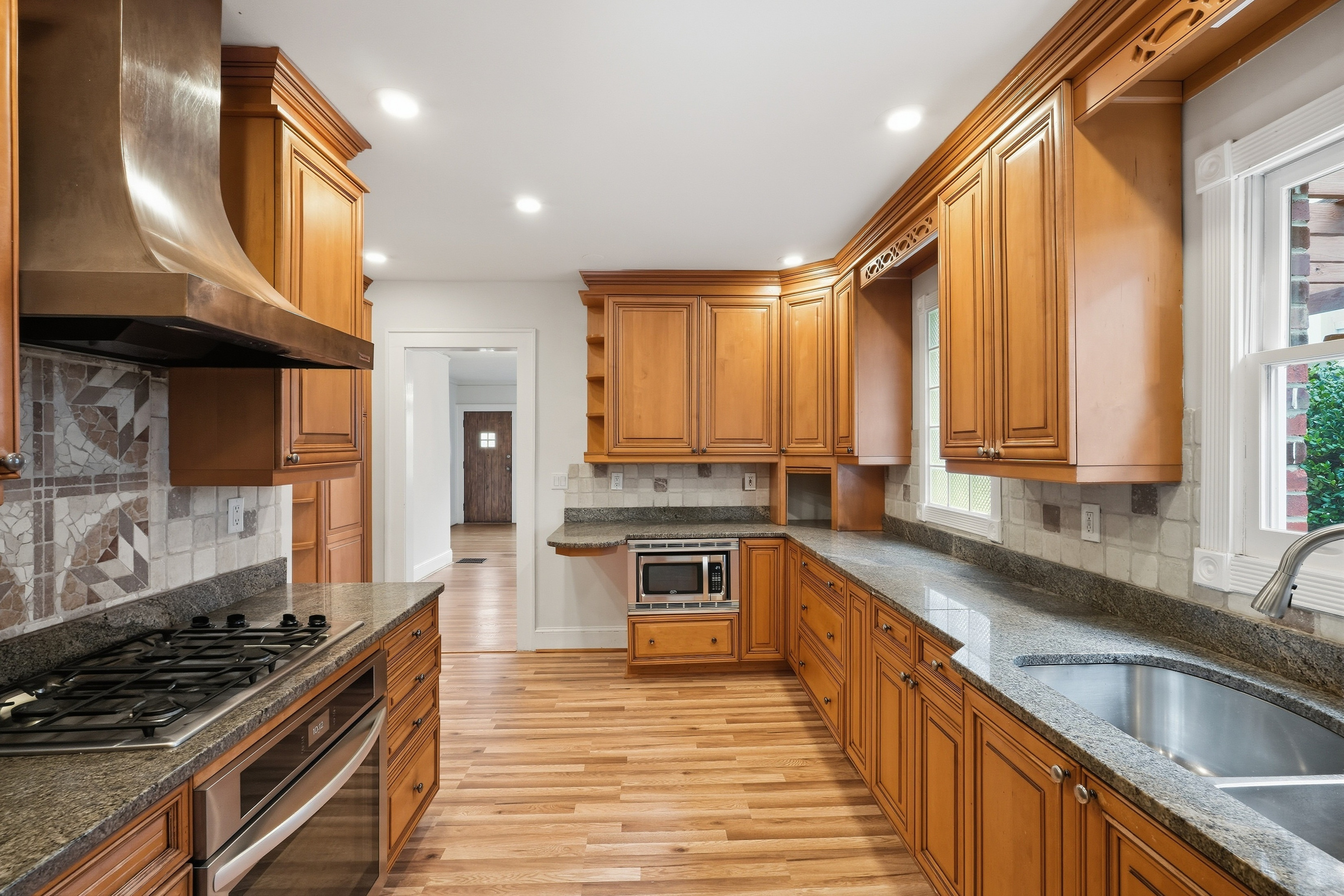 Photo 3 of 27 of 1133 Hudson Dr NE, Atlanta, GA