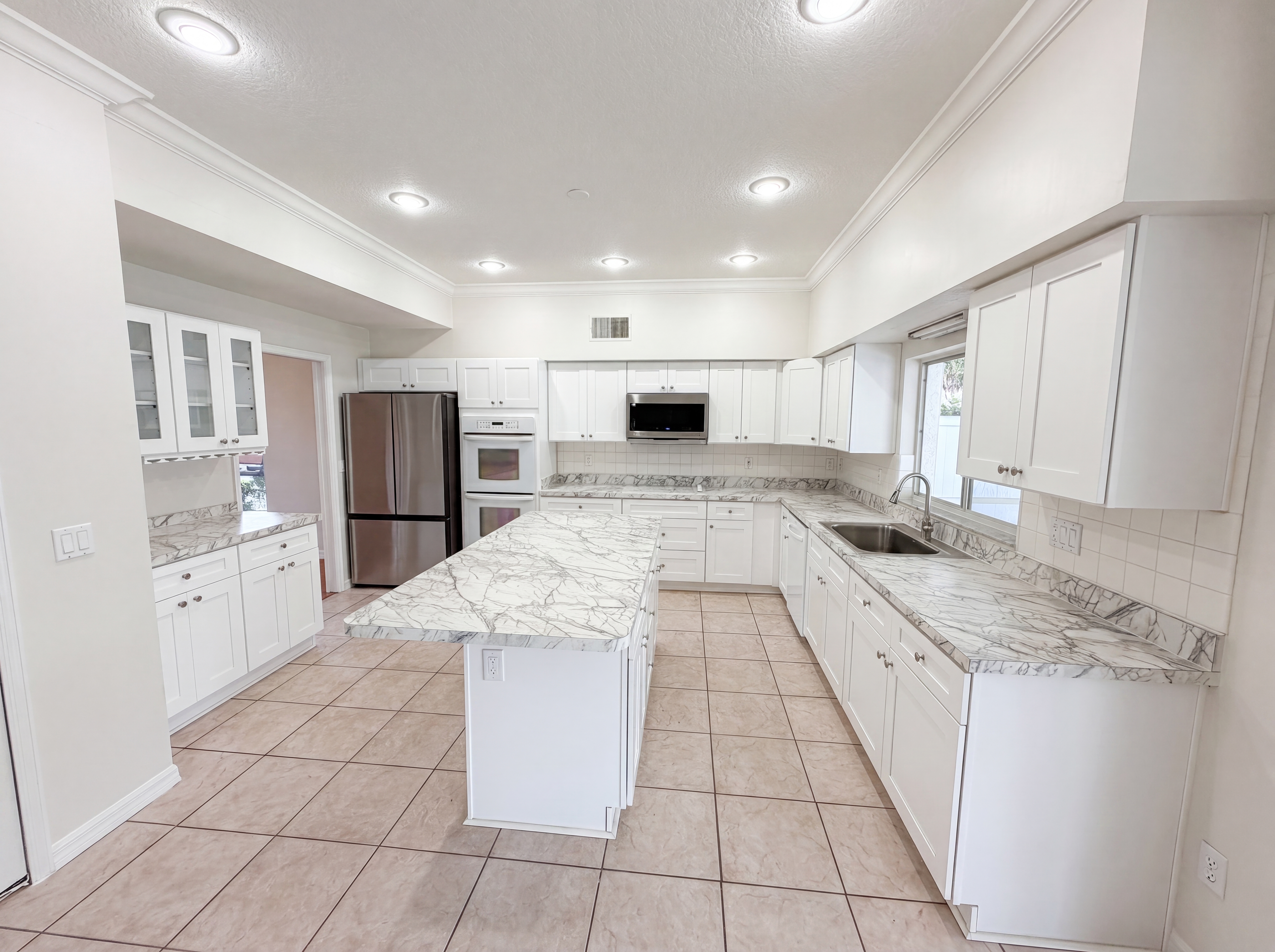 Photo 2 of 43 of 2270 Blossomwood Dr, Oviedo, FL