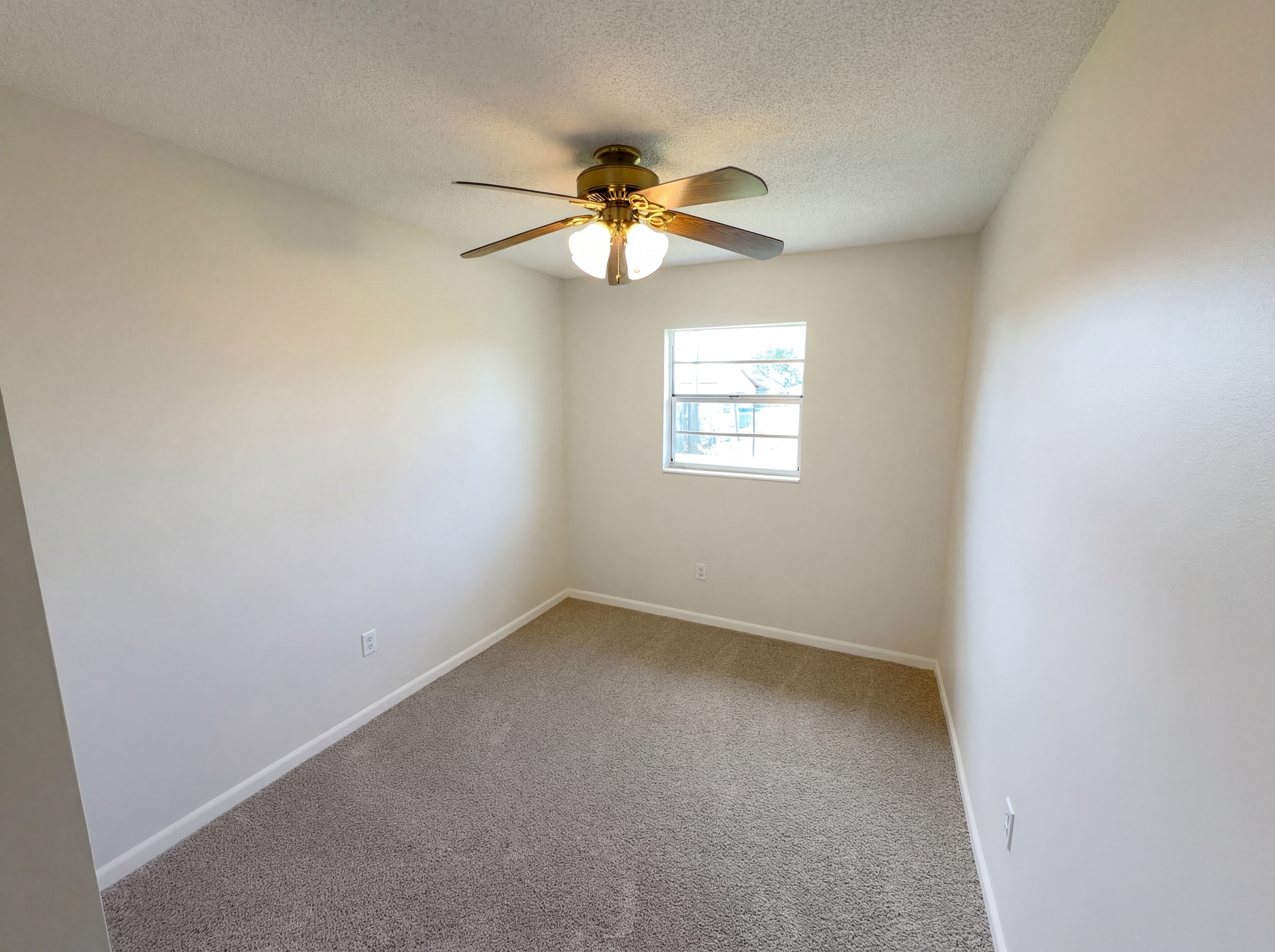Photo 19 of 24 of 905 Cedar Dr, Melbourne, FL