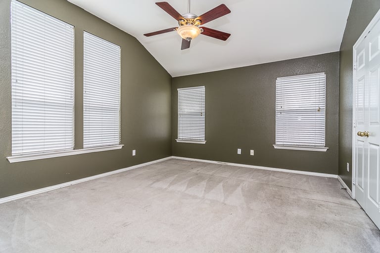Photo 8 of 21 - 410 Stefhanie Dr, Celina, TX 75009