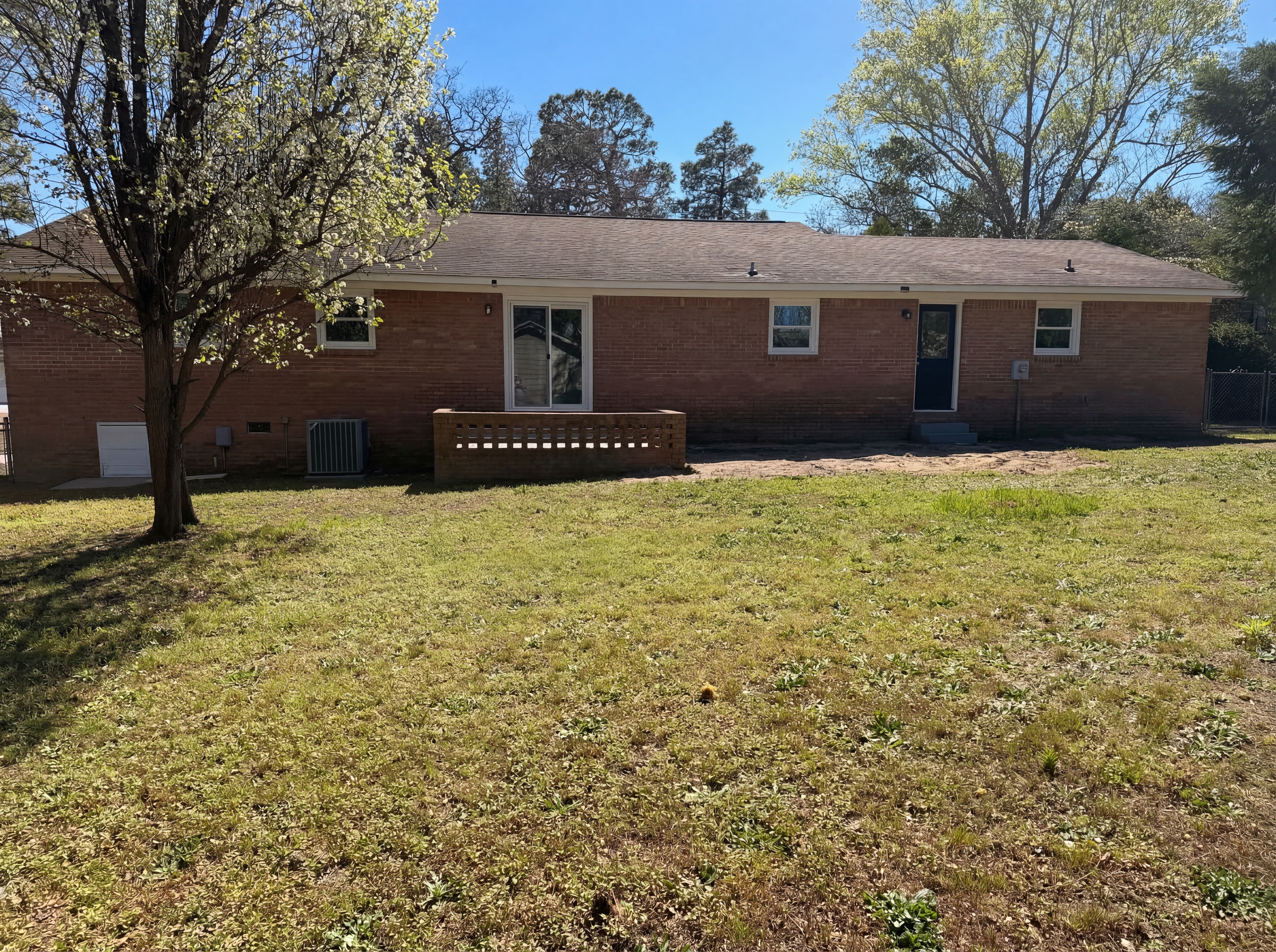 Photo 5 of 22 of 2774 Emanuel Church Rd, West Columbia, SC