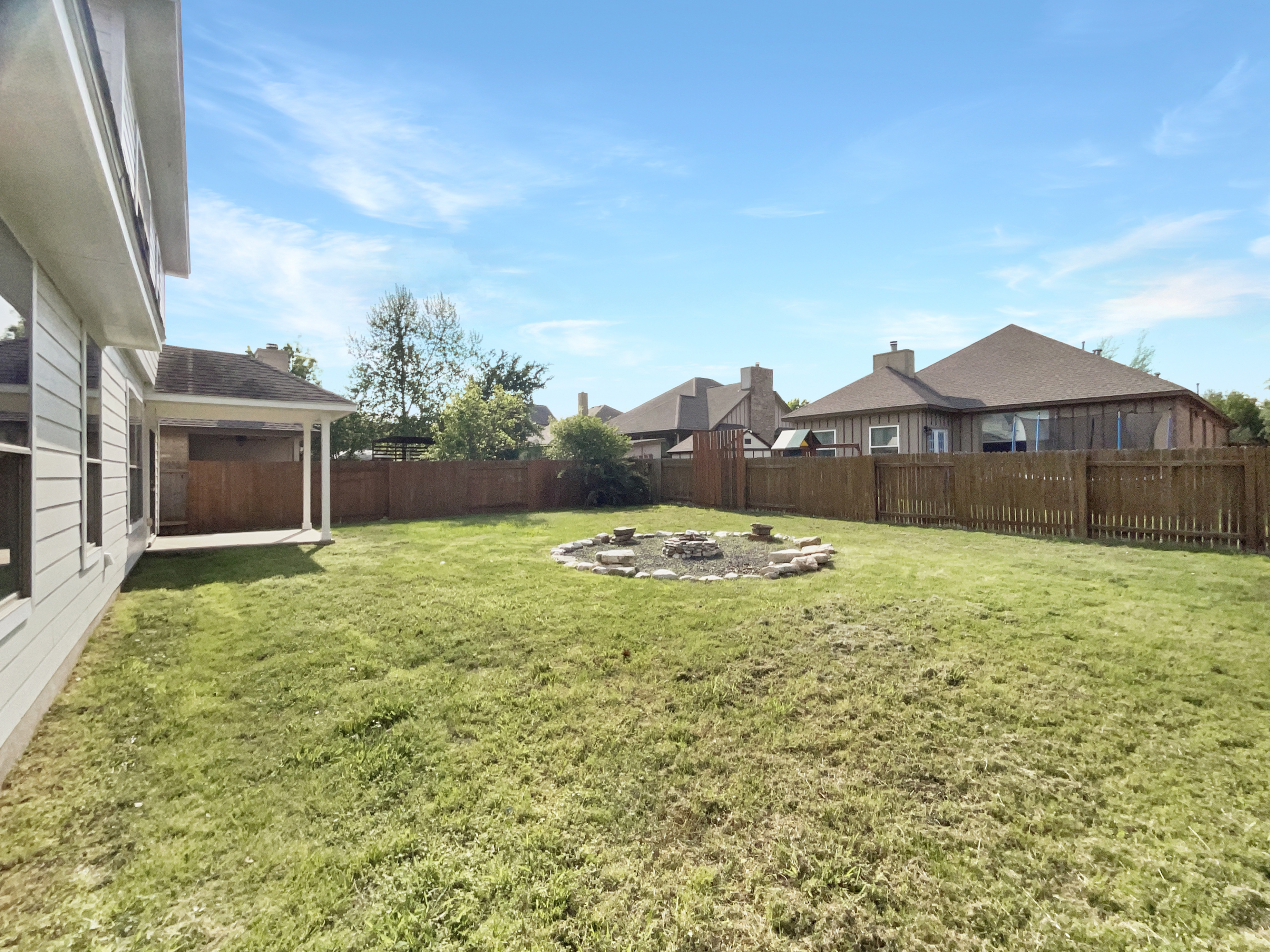 Photo 9 of 29 of 19500 Morgana Dr, Pflugerville, TX