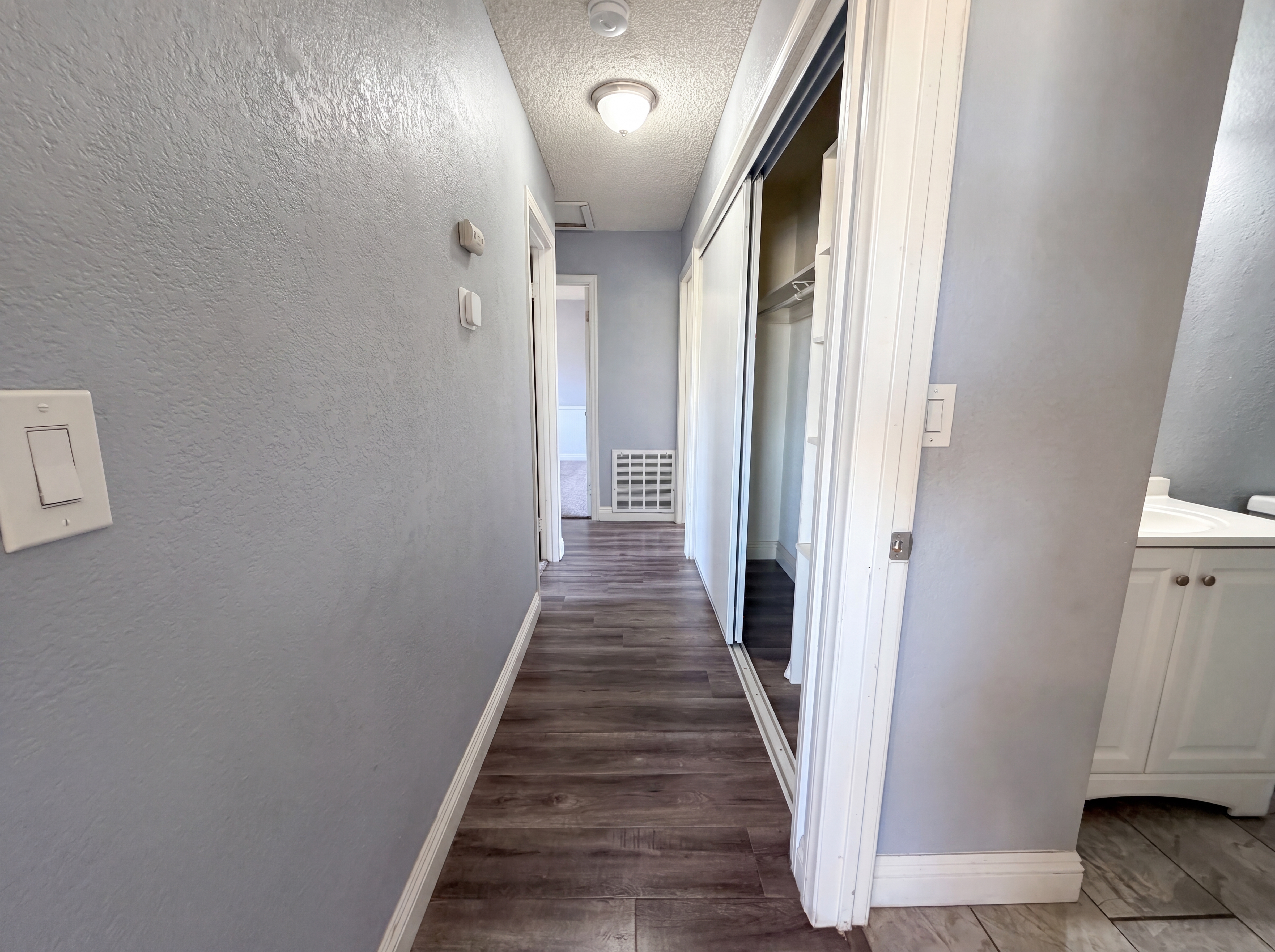 Photo 18 of 24 of 15929 La Verida Dr, Victorville, CA
