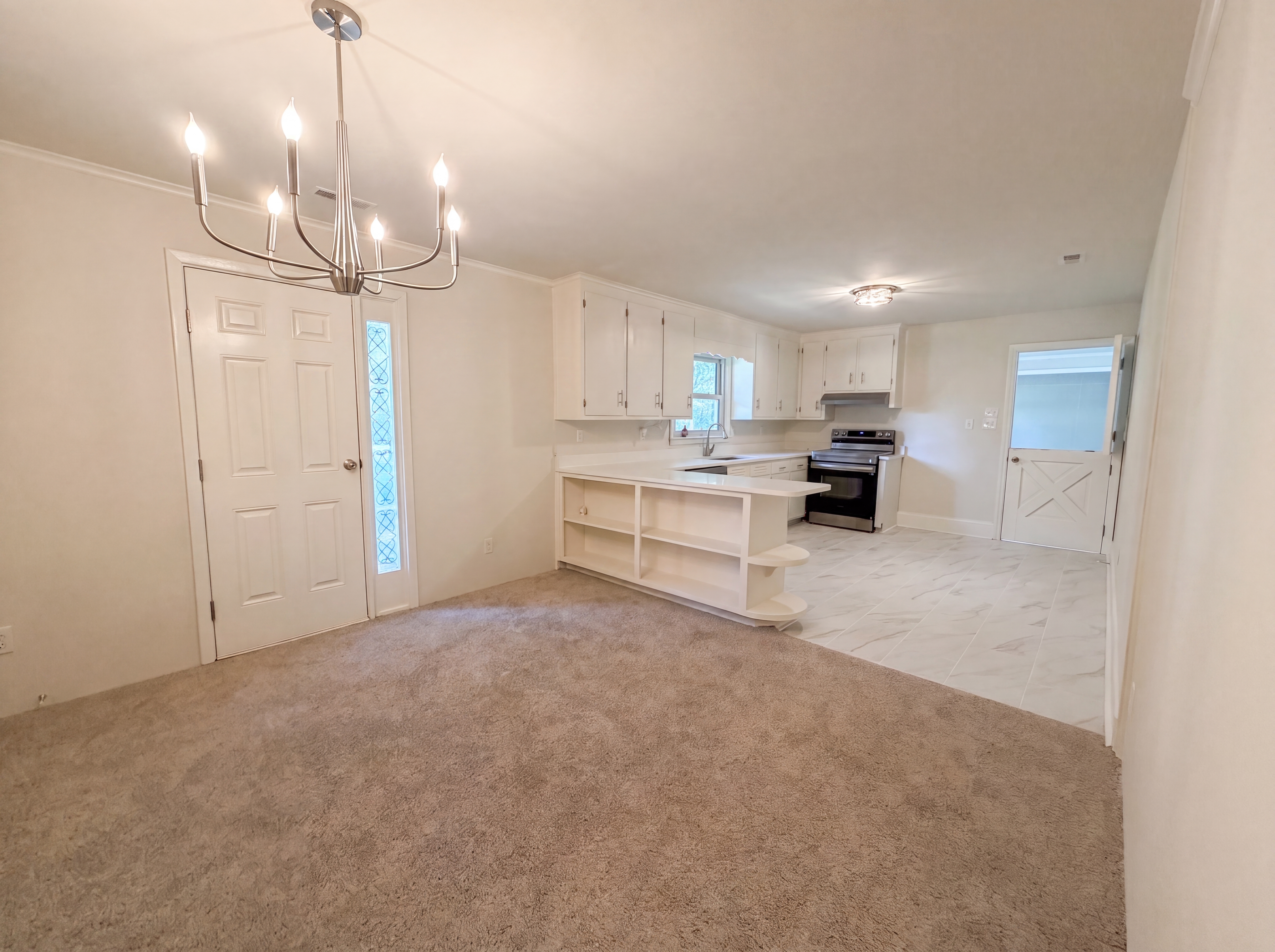 Photo 6 of 17 of 1911 Amberhill Ln, Charlotte, NC
