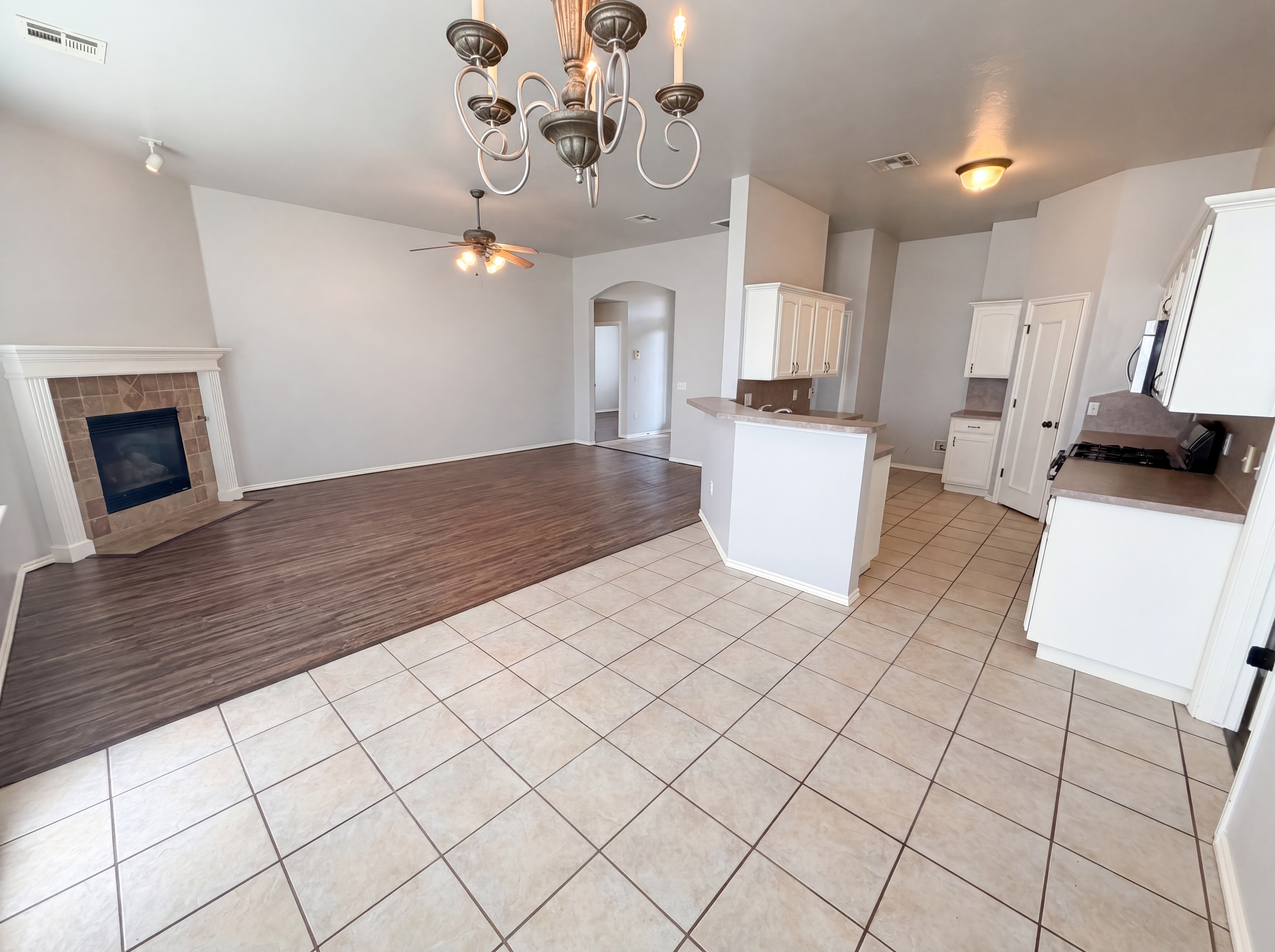 Photo 9 of 16 of 613 Applewood St, Moore, OK
