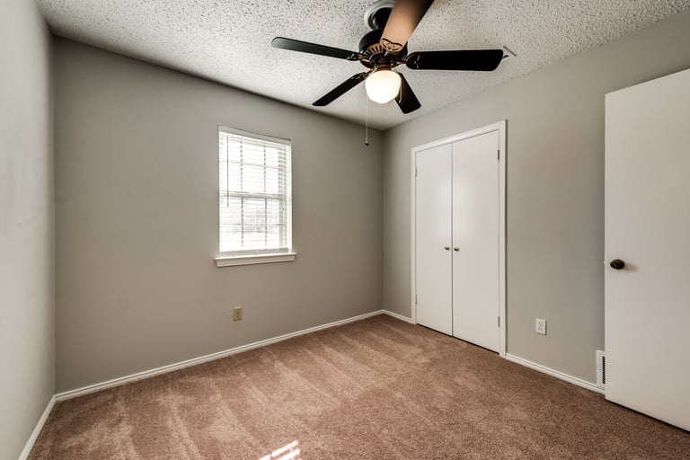 Photo 17 of 27 - 1029 Delores Dr, Garland, TX 75040