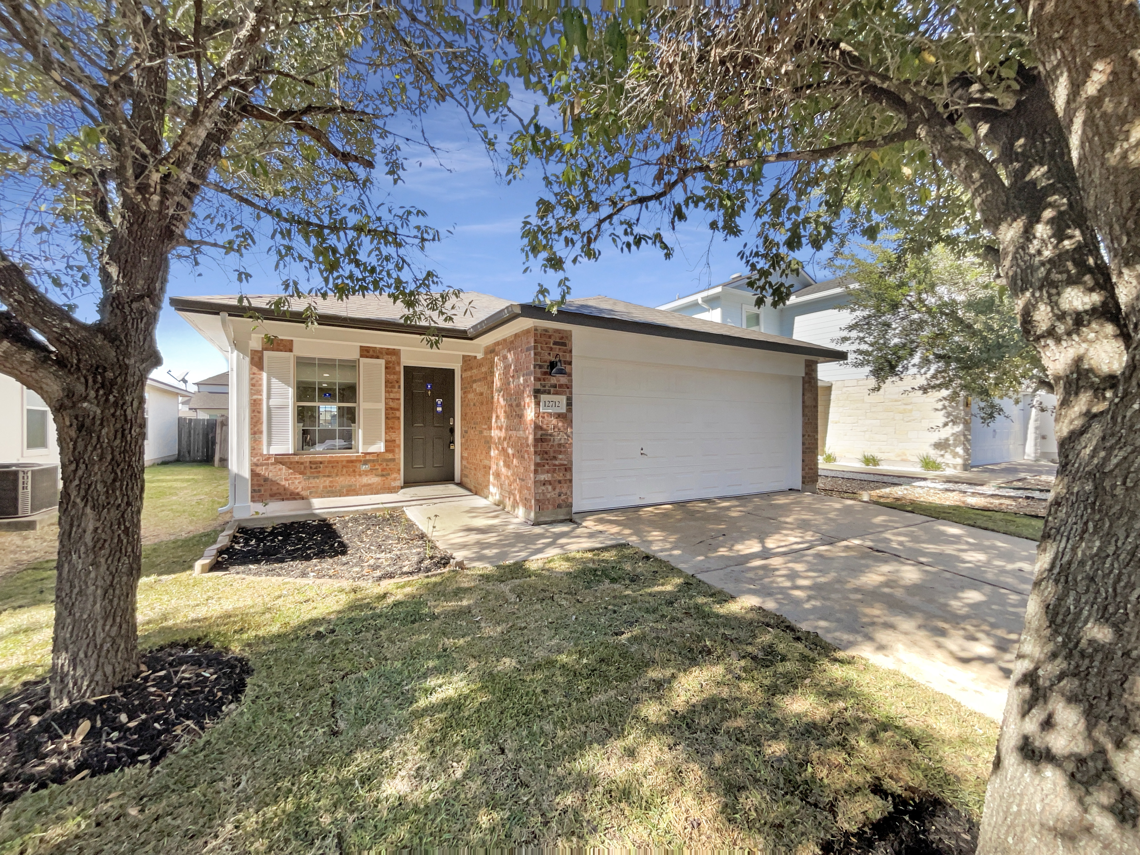 Photo 7 of 24 of 12712 Saint Mary Dr, Manor, TX