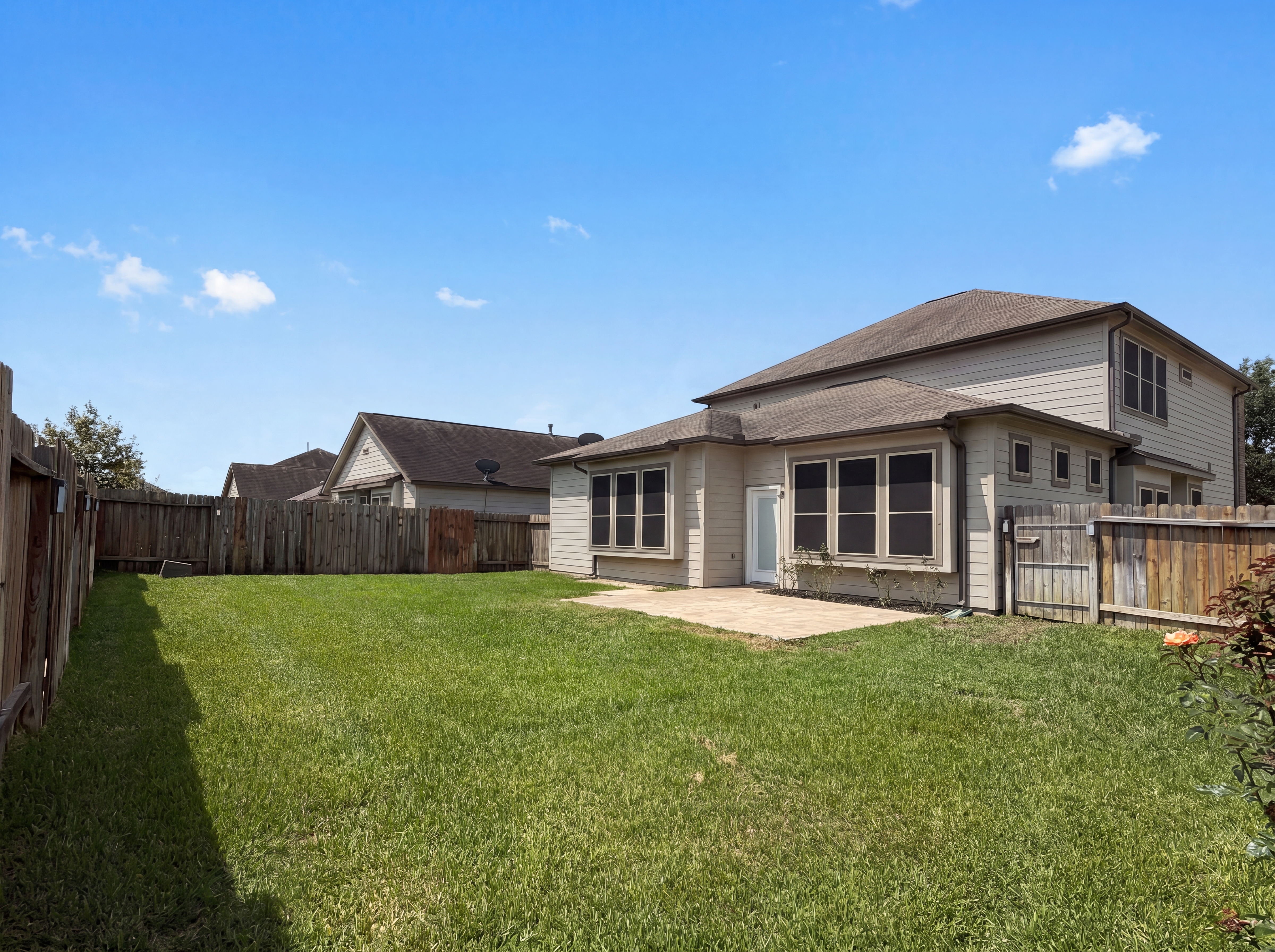 Photo 5 of 28 of 5426 Louie Ln, Katy, TX