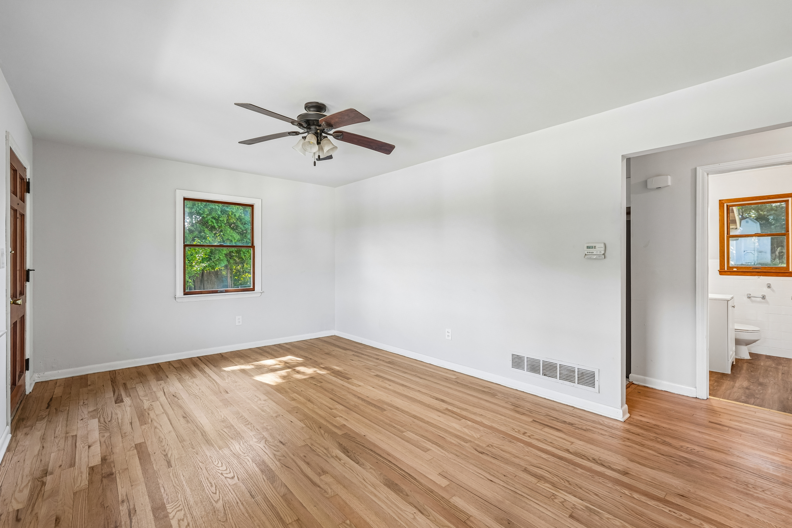 Photo 6 of 30 of 65 Hilltop Ter, Bloomingdale, NJ