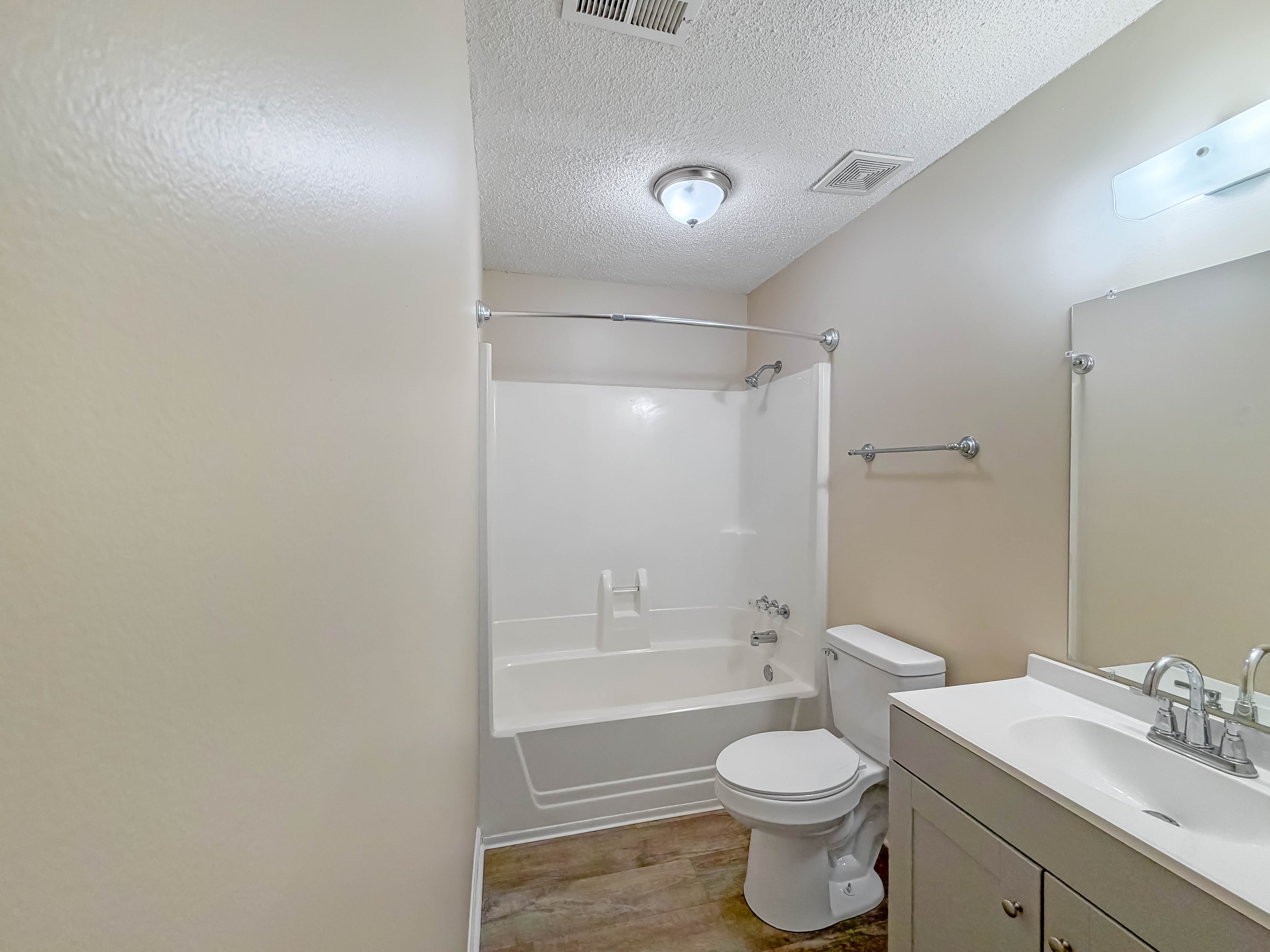 Photo 18 of 21 of 104 Frontier Ln, La Vergne, TN