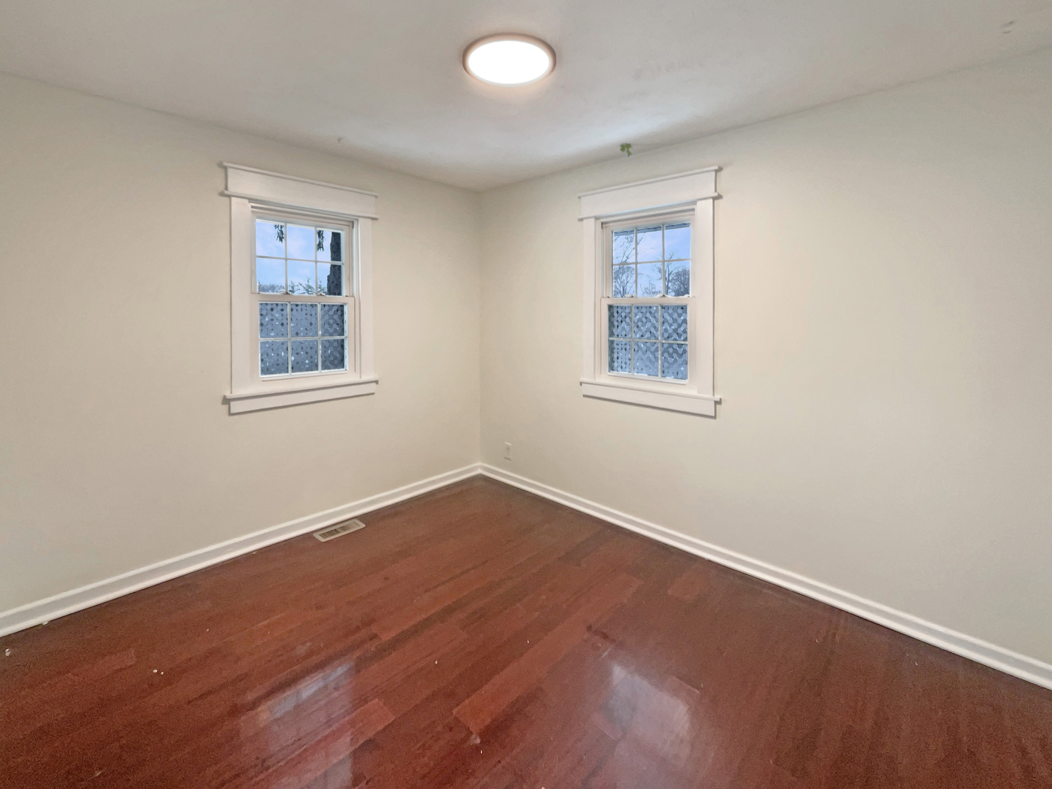 Photo 10 of 17 of 4055 N Grand Ave, Indianapolis, IN
