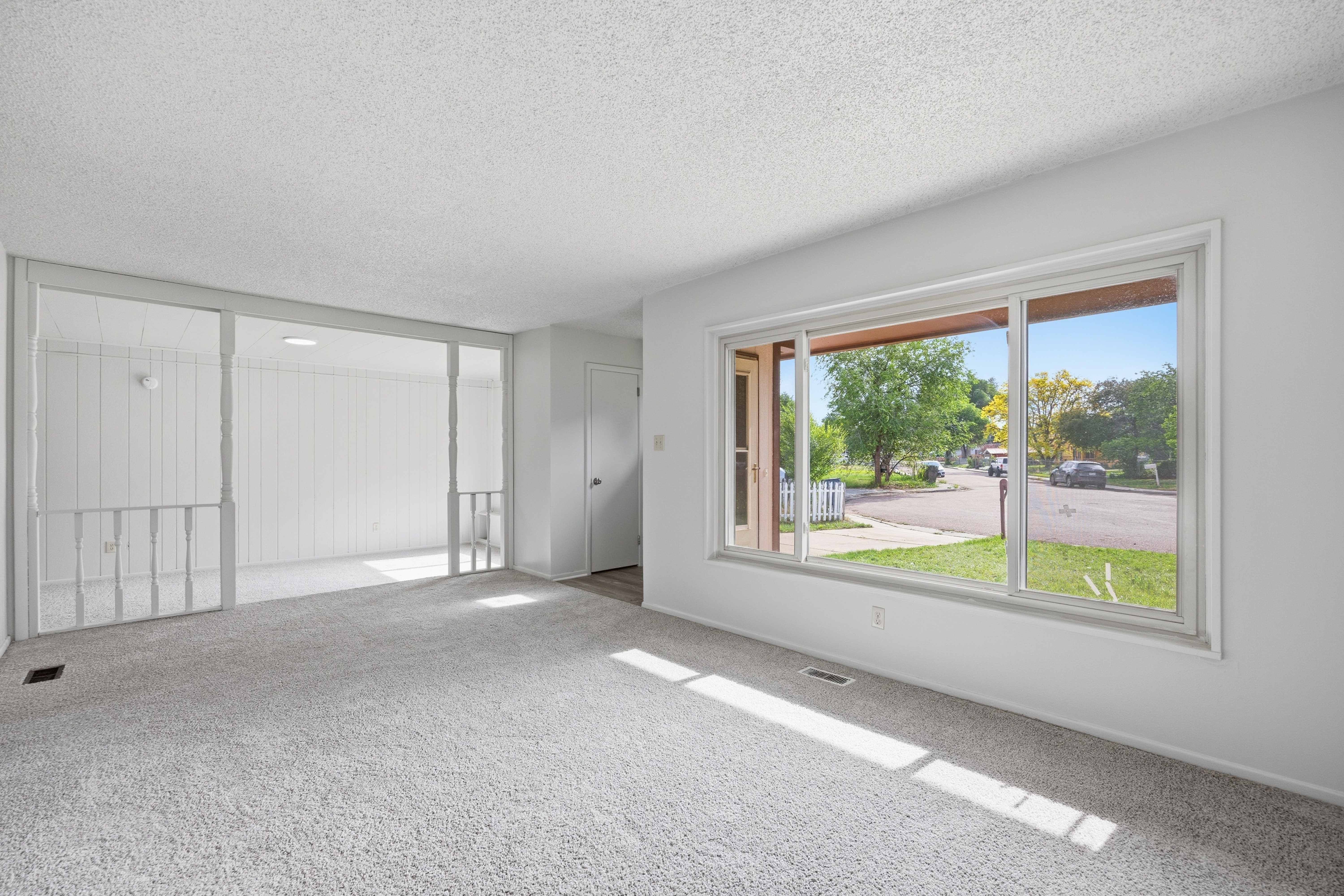 Photo 10 of 37 of 72 Doris Dr, Colorado Springs, CO