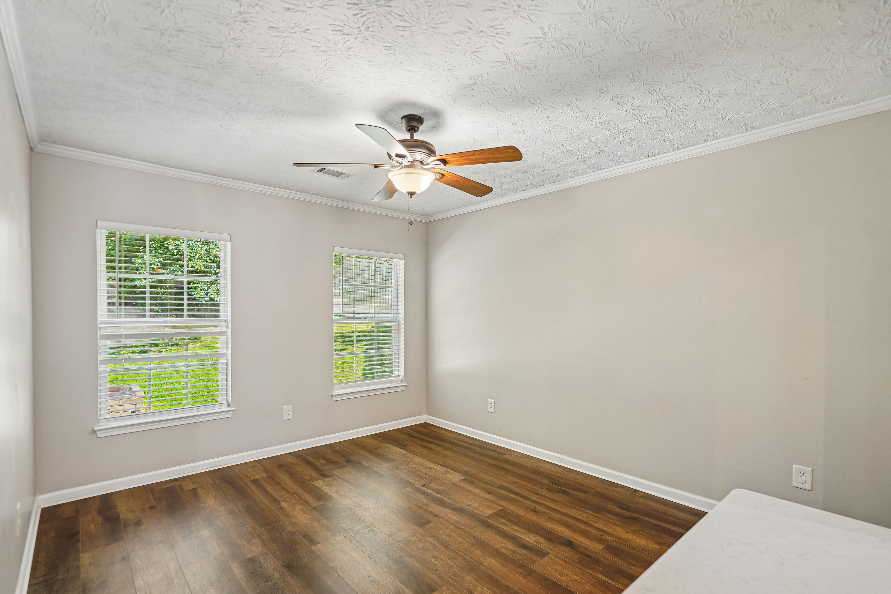 Photo 15 of 31 of 2213 Skylar Leigh Dr, Buford, GA