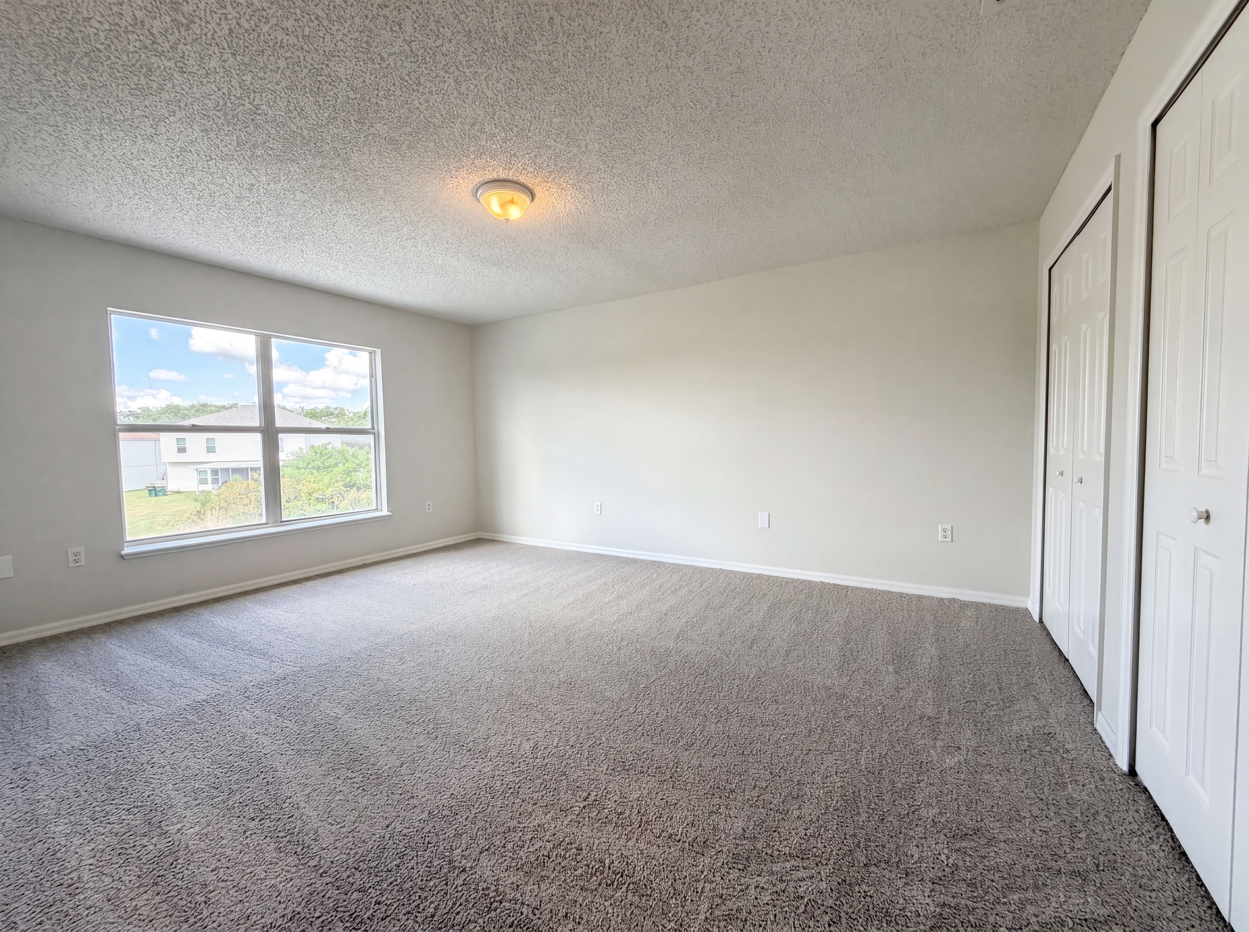 Photo 16 of 26 of 2158 Willesdon Dr W, Jacksonville, FL