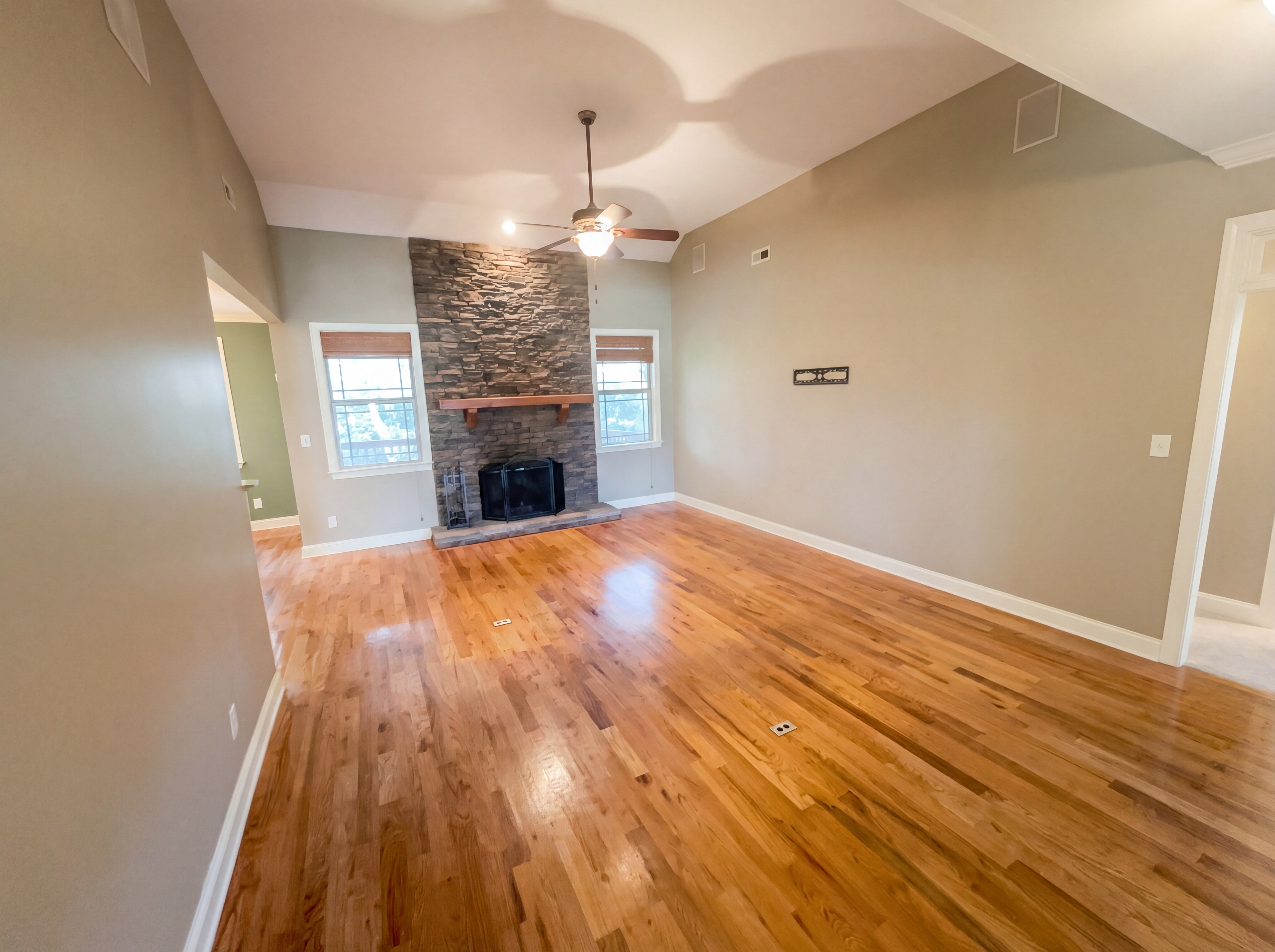 Photo 3 of 20 of 212 Westwind Dr, Newnan, GA